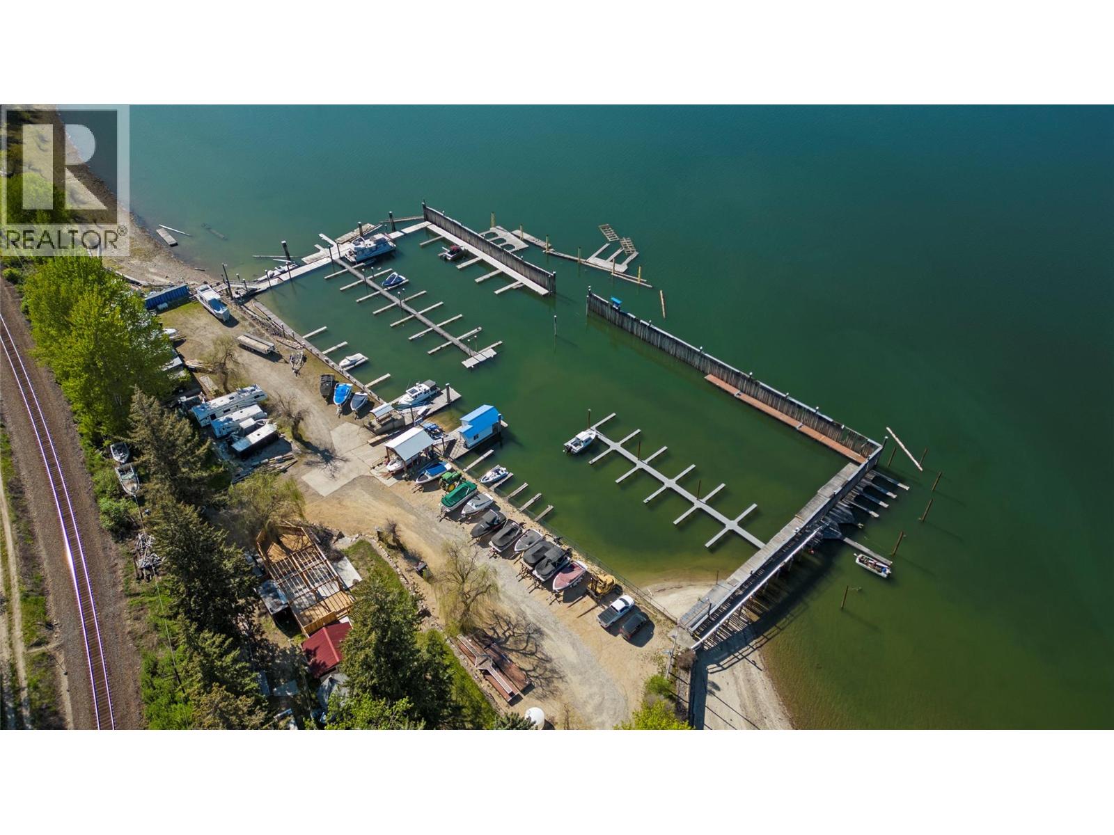 2030 Canoe Beach Drive Ne, Salmon Arm, British Columbia  V1E 2M5 - Photo 74 - 10375108