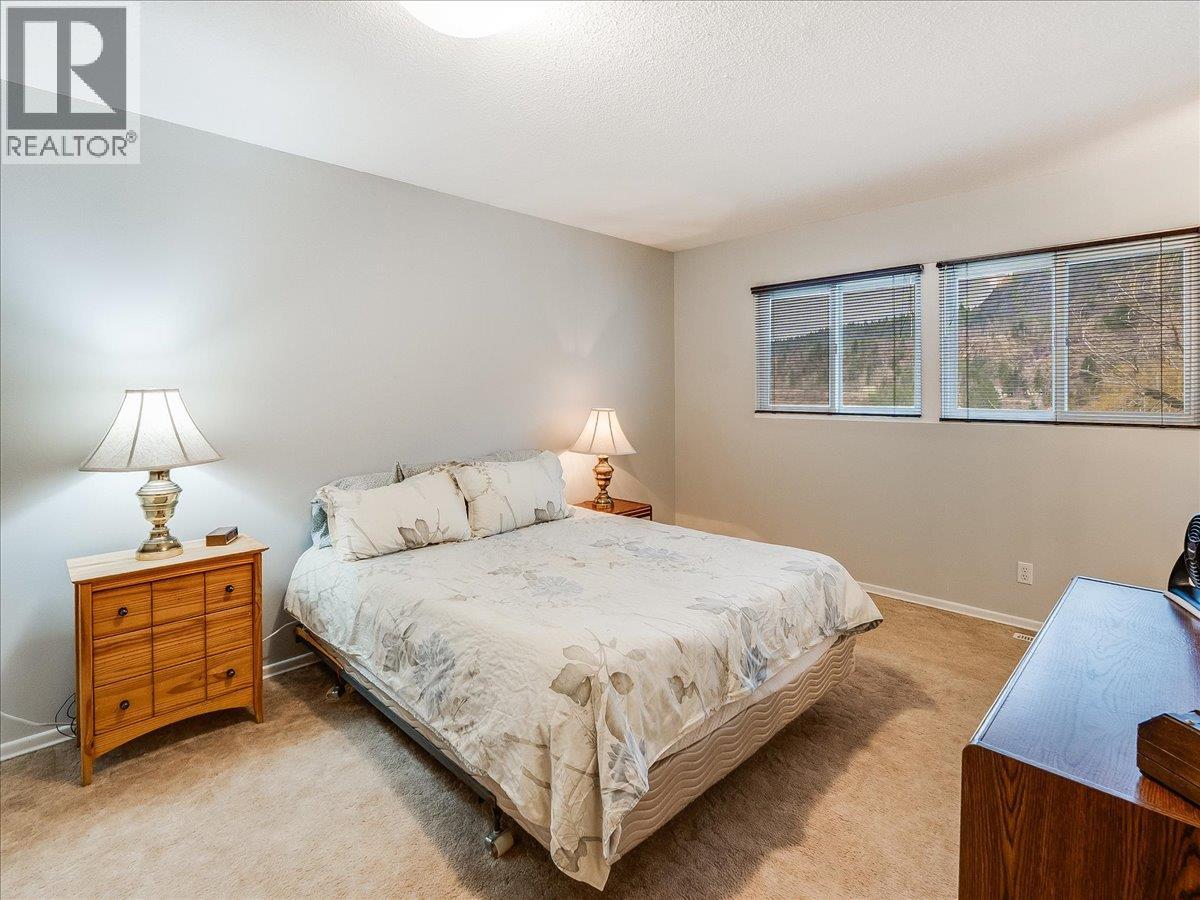 3866 Carnation Drive, Trail, British Columbia  V1R 4W9 - Photo 33 - 10375163