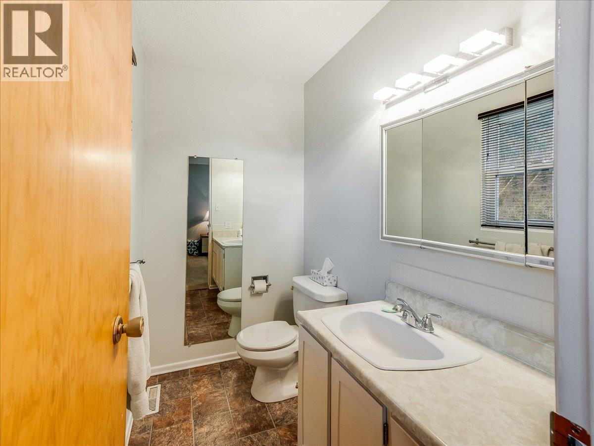 3866 Carnation Drive, Trail, British Columbia  V1R 4W9 - Photo 36 - 10375163