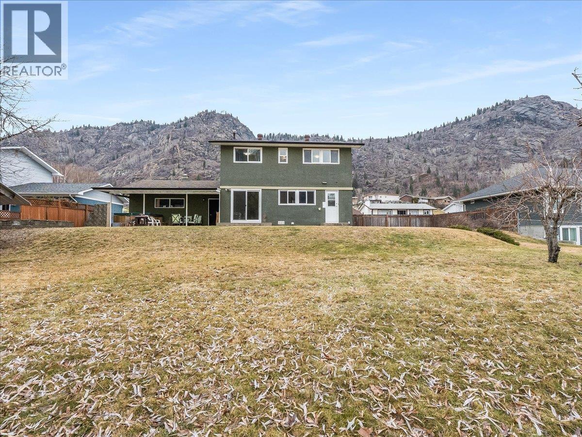 3866 Carnation Drive, Trail, British Columbia  V1R 4W9 - Photo 4 - 10375163