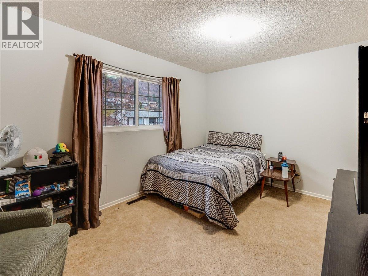 3866 Carnation Drive, Trail, British Columbia  V1R 4W9 - Photo 40 - 10375163