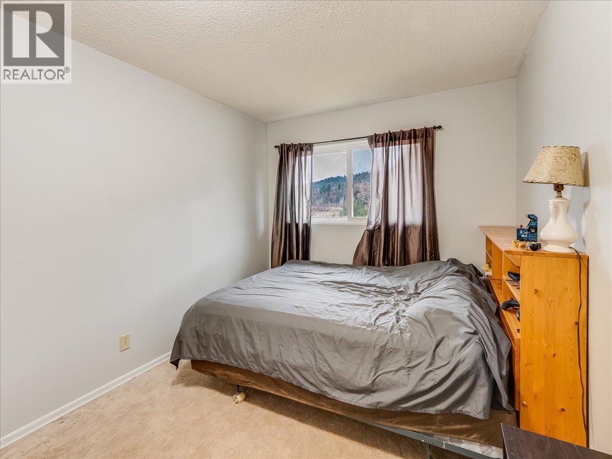 3866 Carnation Drive, Trail, British Columbia  V1R 4W9 - Photo 42 - 10375163