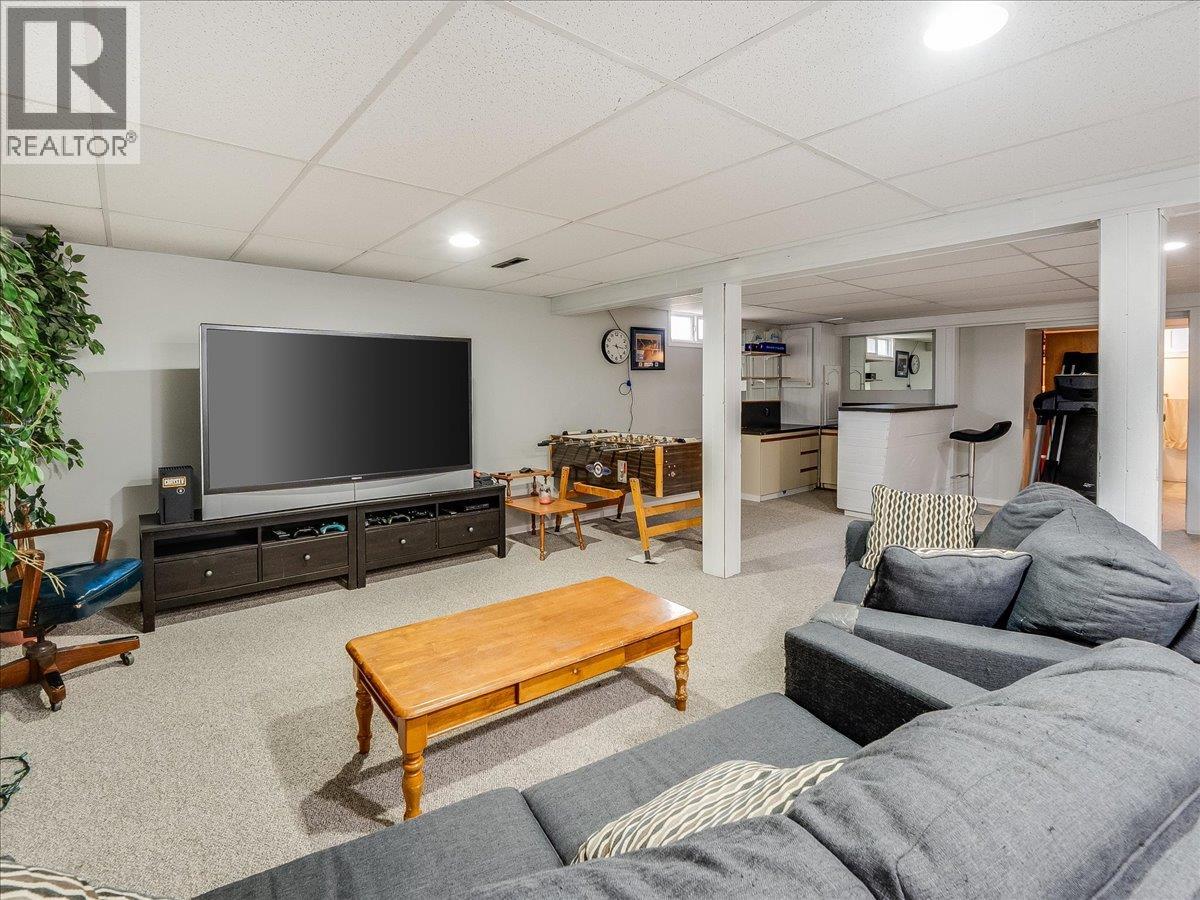 3866 Carnation Drive, Trail, British Columbia  V1R 4W9 - Photo 46 - 10375163