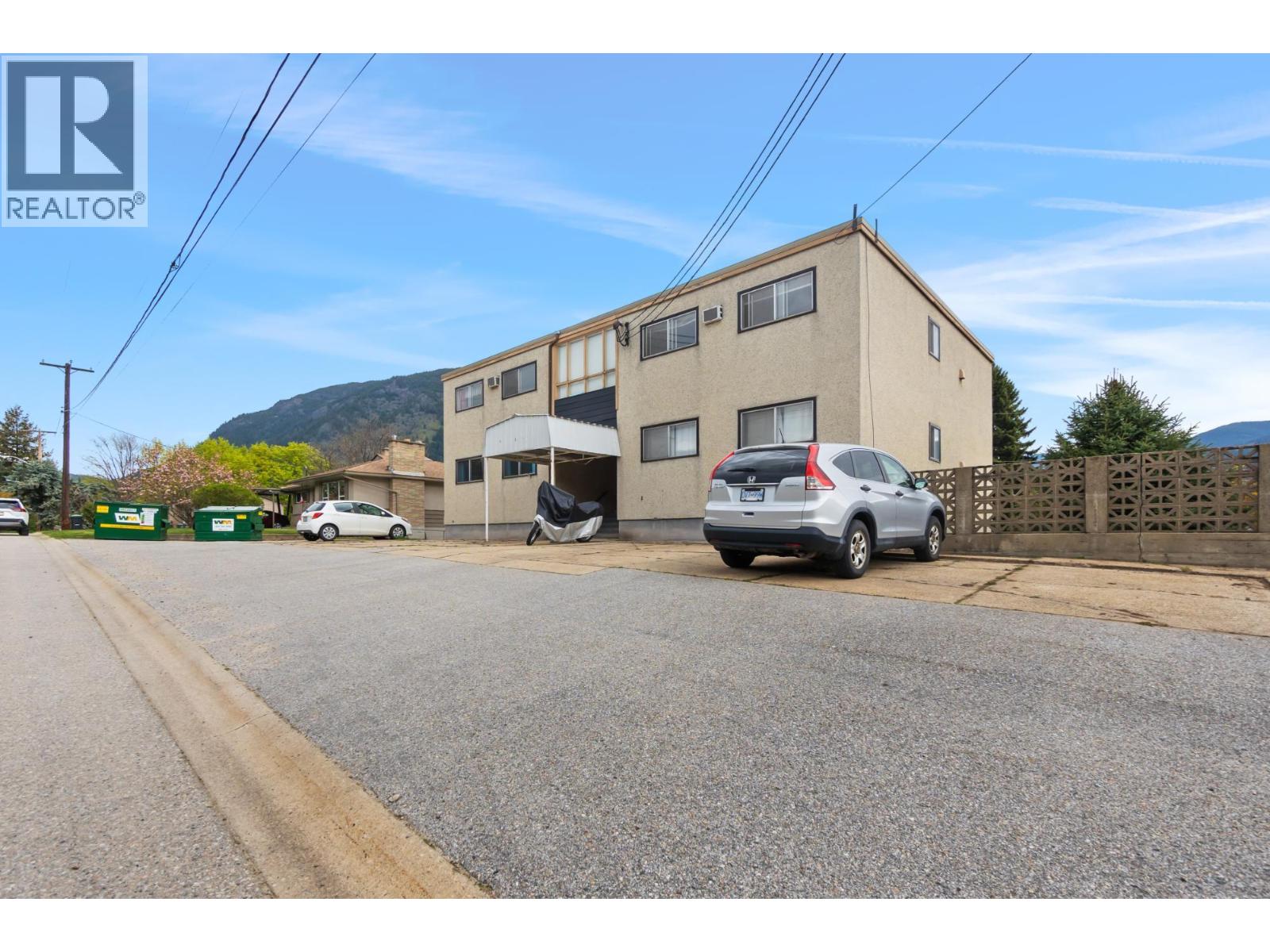 525 11TH Avenue, castlegar, British Columbia