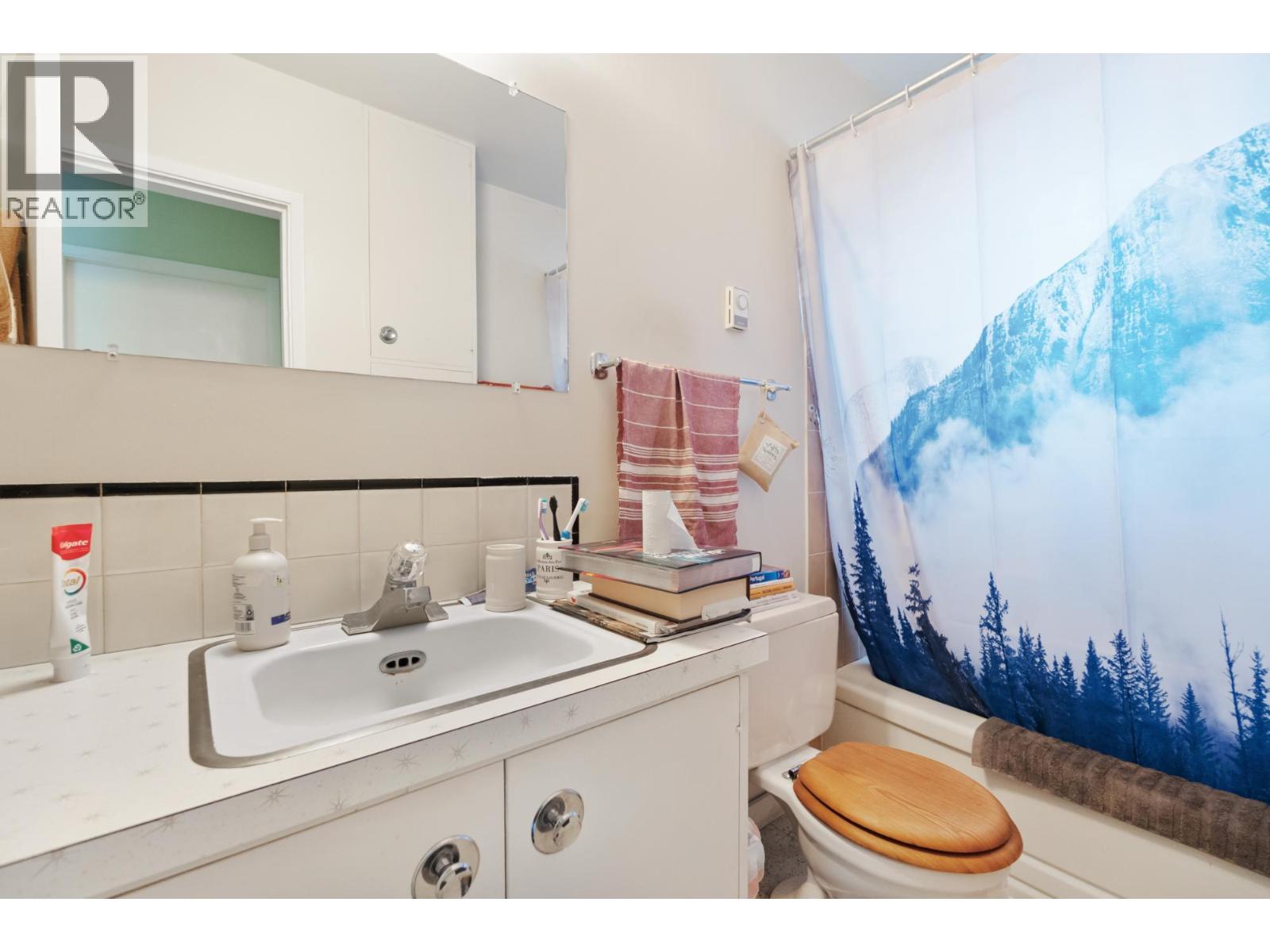 525 11th Avenue, Castlegar, British Columbia  V1N 1J6 - Photo 53 - 10375048
