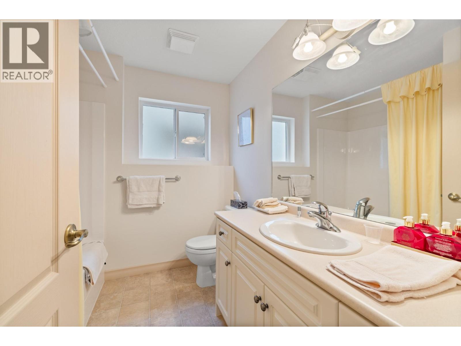 1950 Capistrano Drive Unit# 135, Kelowna, British Columbia  V1V 2N7 - Photo 22 - 10374776
