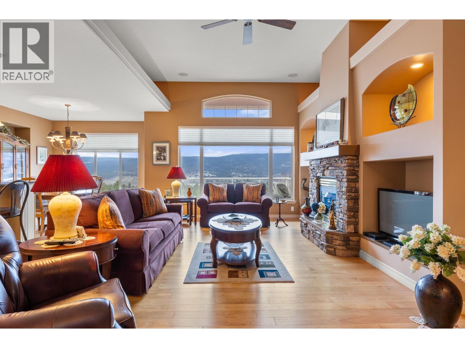 1950 Capistrano Drive Unit# 135, Kelowna, British Columbia  V1V 2N7 - Photo 4 - 10374776