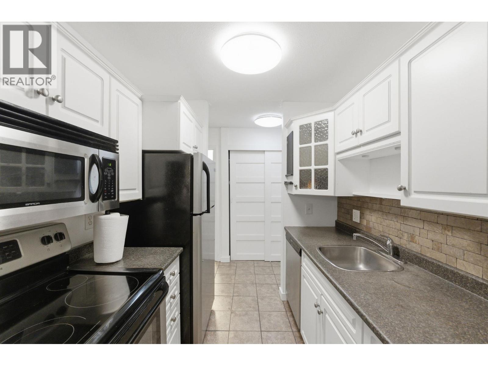 445 All Star Court Unit# 207, Kelowna, British Columbia  V1X 5N7 - Photo 9 - 10375111