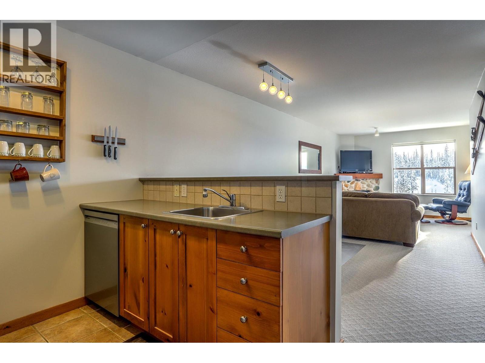 9802 Silver Star Road Unit# 306, Silver Star, British Columbia  V1B 3W9 - Photo 8 - 10374481