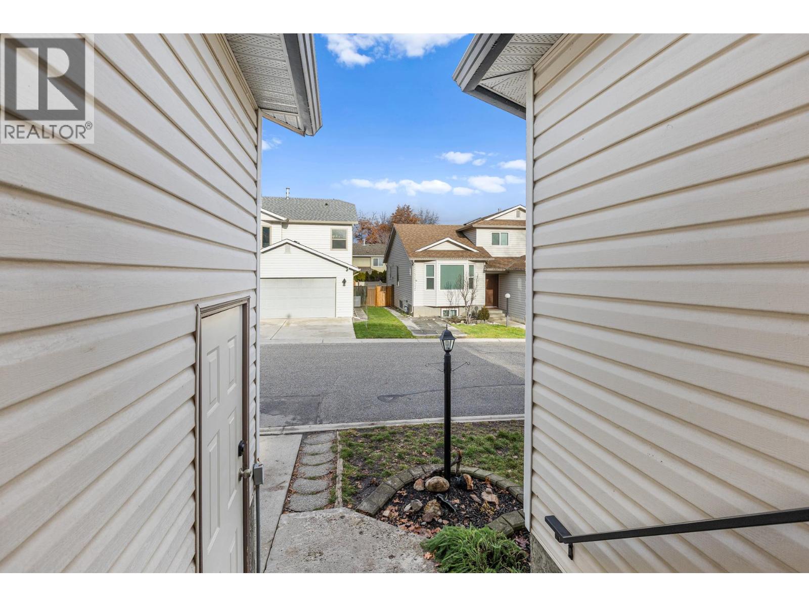 555 Glenmeadows Road Unit# 38, Kelowna, British Columbia  V1V 1V5 - Photo 2 - 10374707