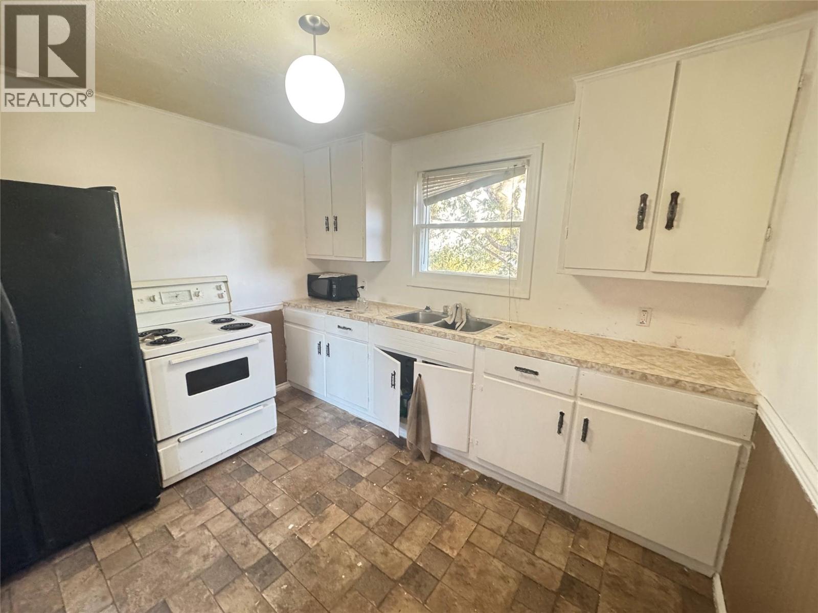 9713 9 Street, Dawson Creek, British Columbia  V1G 3S7 - Photo 5 - 10375222