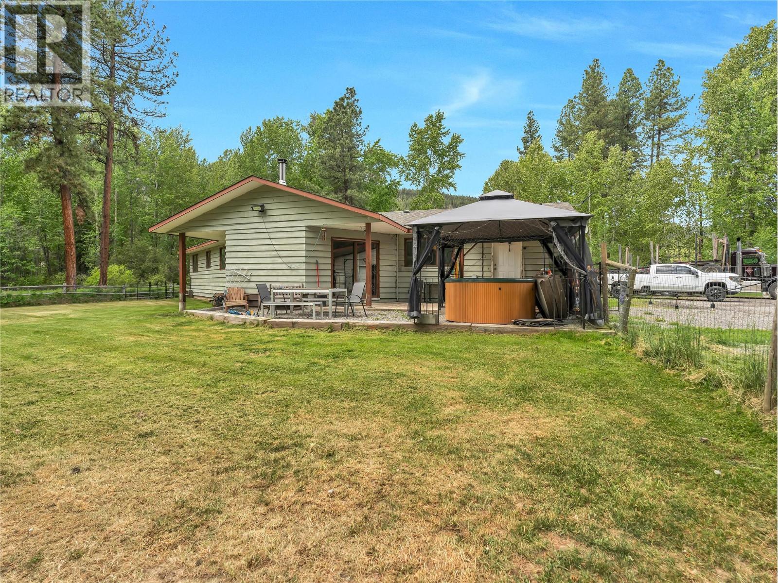 2035 Princeton Summerland Road, Princeton, British Columbia  V0X 1W0 - Photo 4 - 10374911