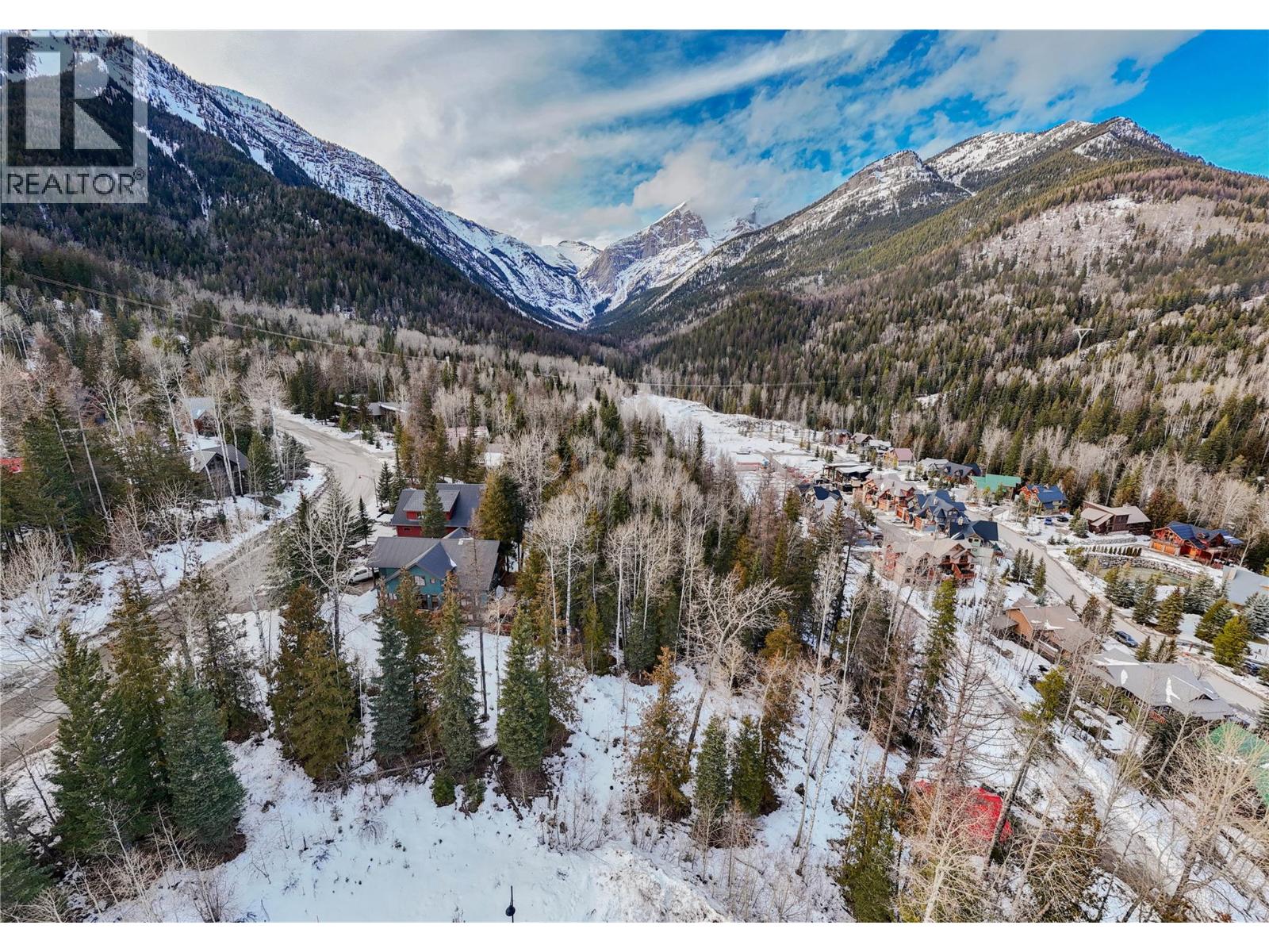 8 Alpine Trail Place, Fernie, British Columbia  V0B 1M5 - Photo 3 - 10375065