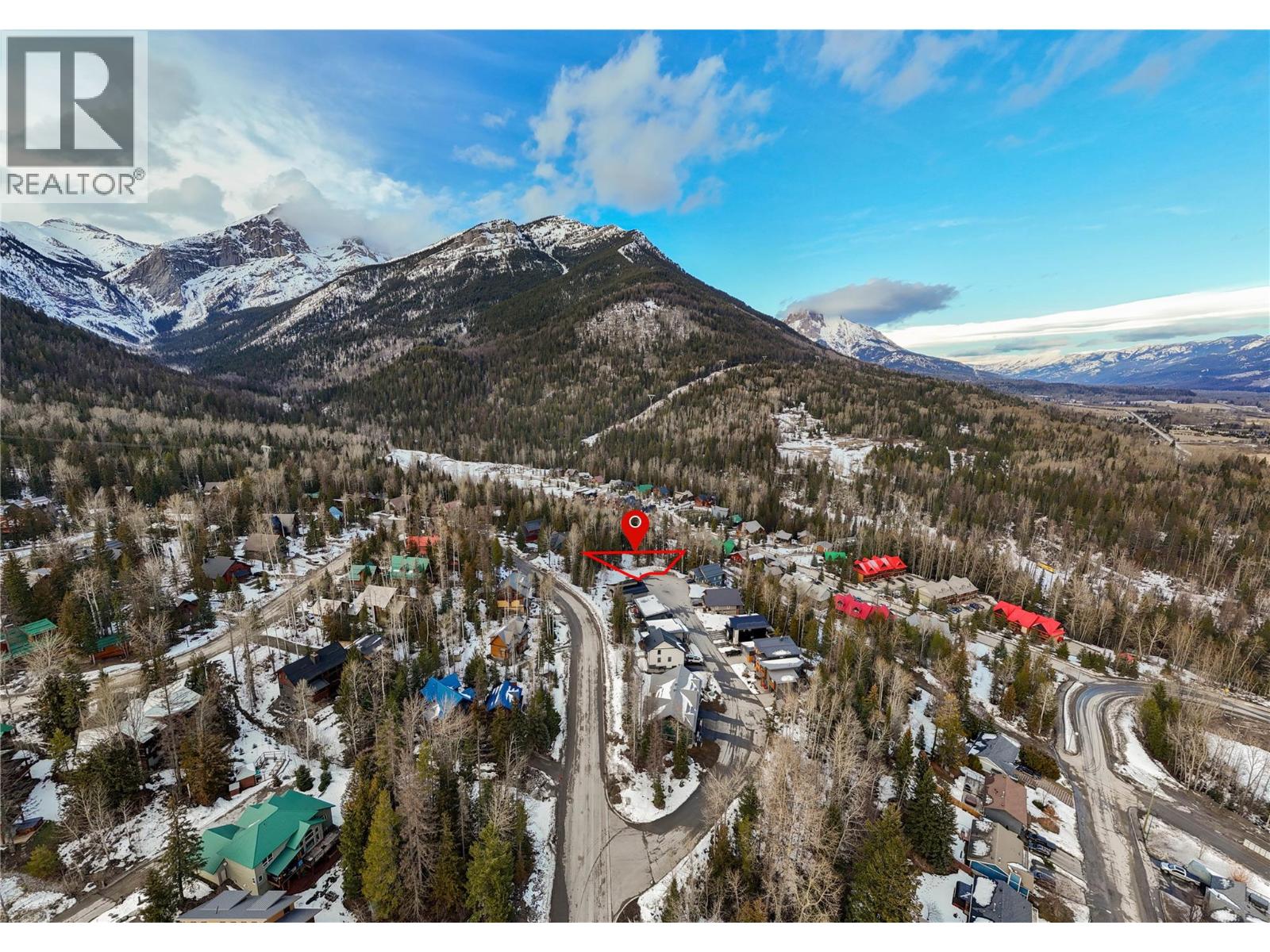 8 Alpine Trail Place, Fernie, British Columbia  V0B 1M5 - Photo 4 - 10375065