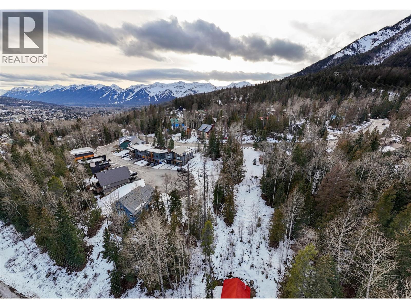 8 Alpine Trail Place, Fernie, British Columbia  V0B 1M5 - Photo 8 - 10375065