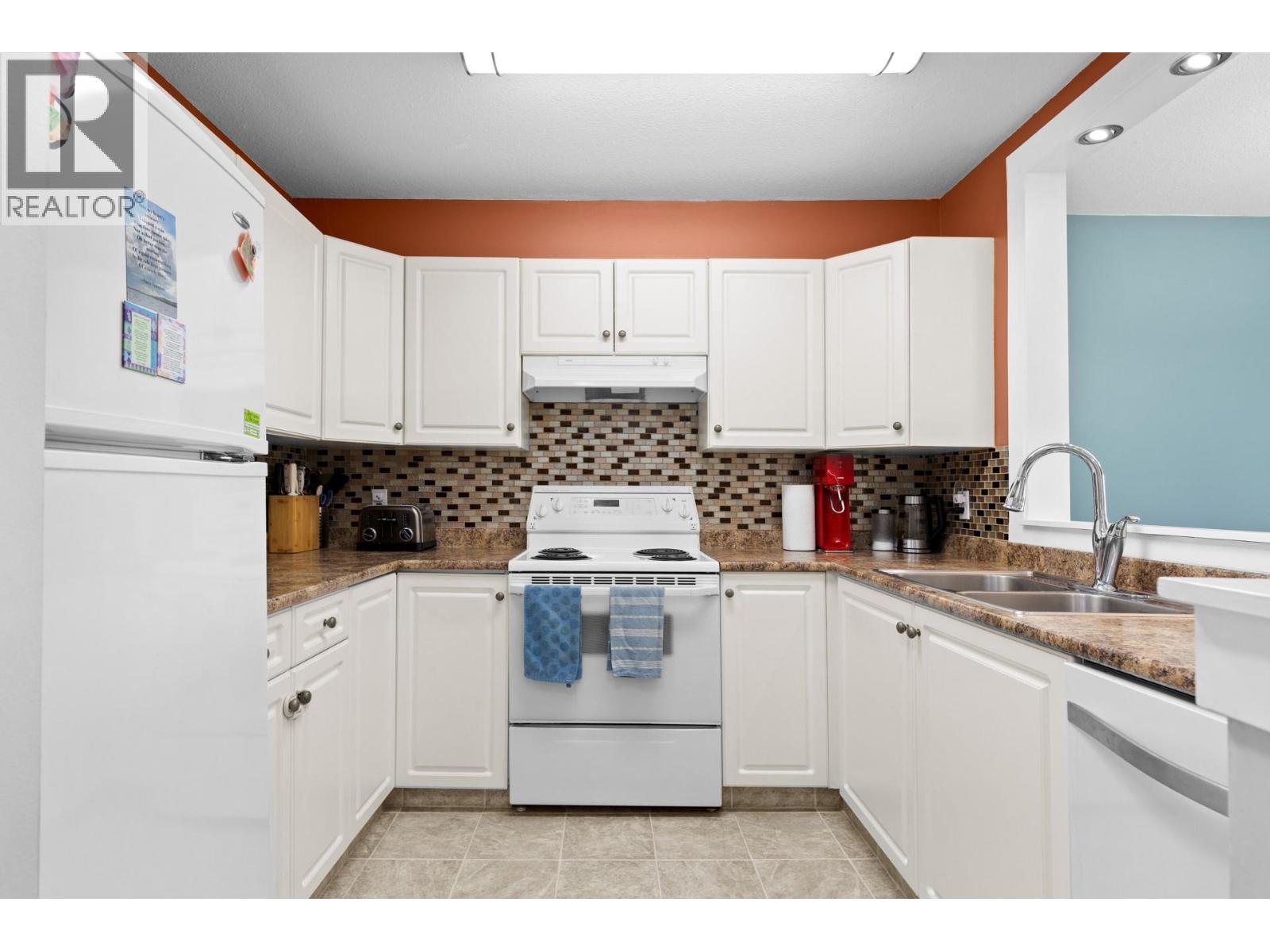 400 Sutton Crescent Unit# 209, Kelowna, British Columbia  V1Y 1Y3 - Photo 2 - 10375197