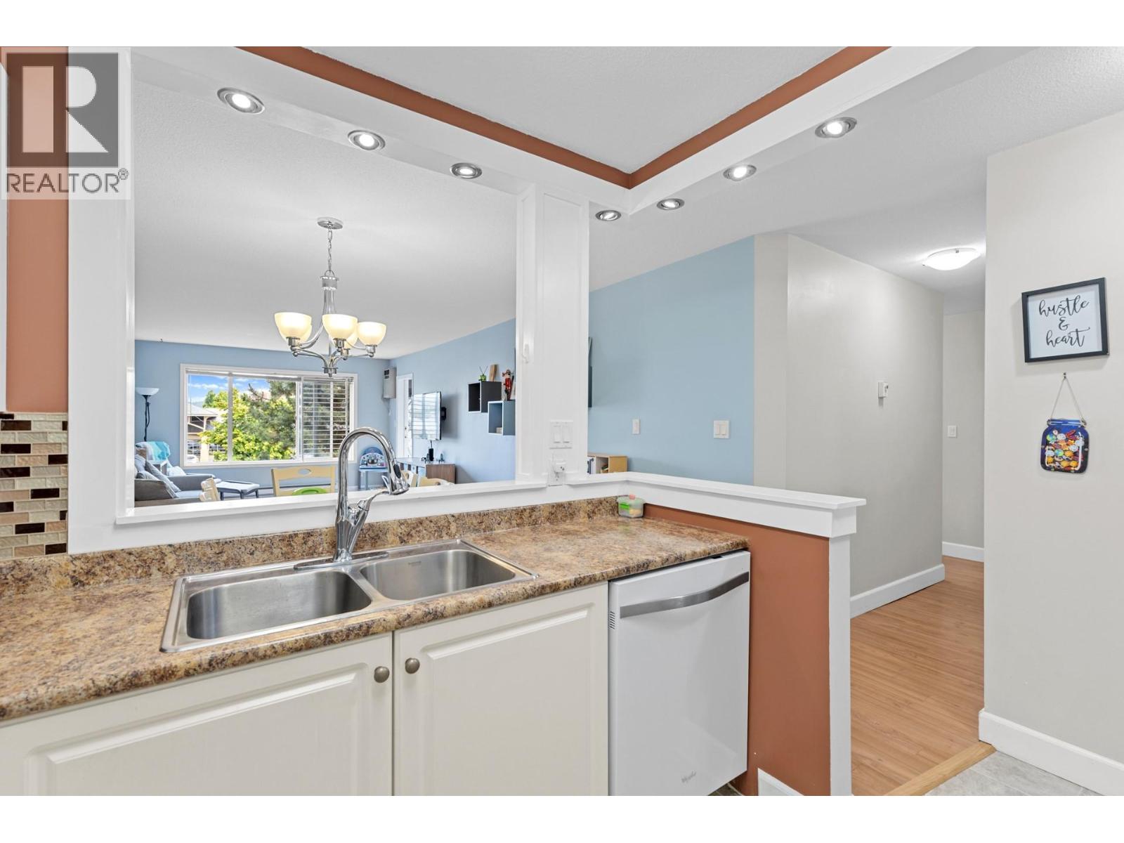 400 Sutton Crescent Unit# 209, Kelowna, British Columbia  V1Y 1Y3 - Photo 3 - 10375197