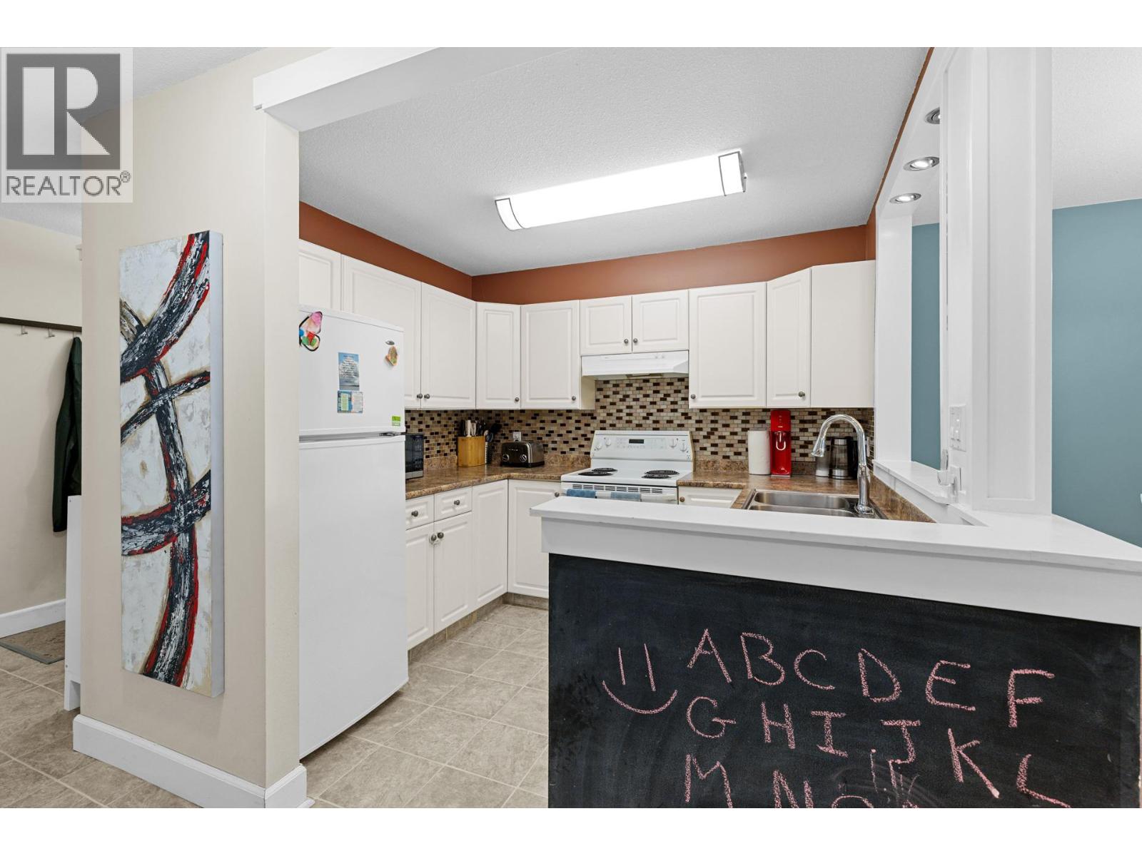 400 Sutton Crescent Unit# 209, Kelowna, British Columbia  V1Y 1Y3 - Photo 5 - 10375197