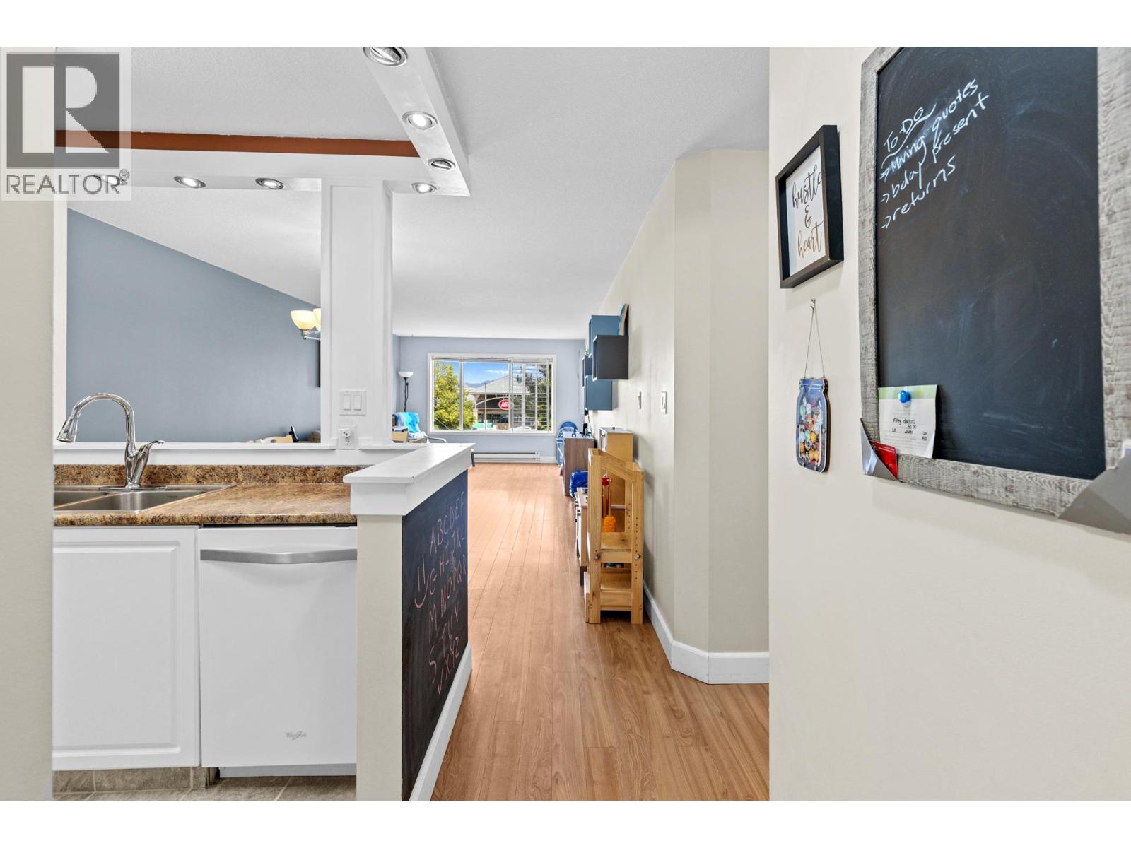 400 Sutton Crescent Unit# 209, Kelowna, British Columbia  V1Y 1Y3 - Photo 6 - 10375197