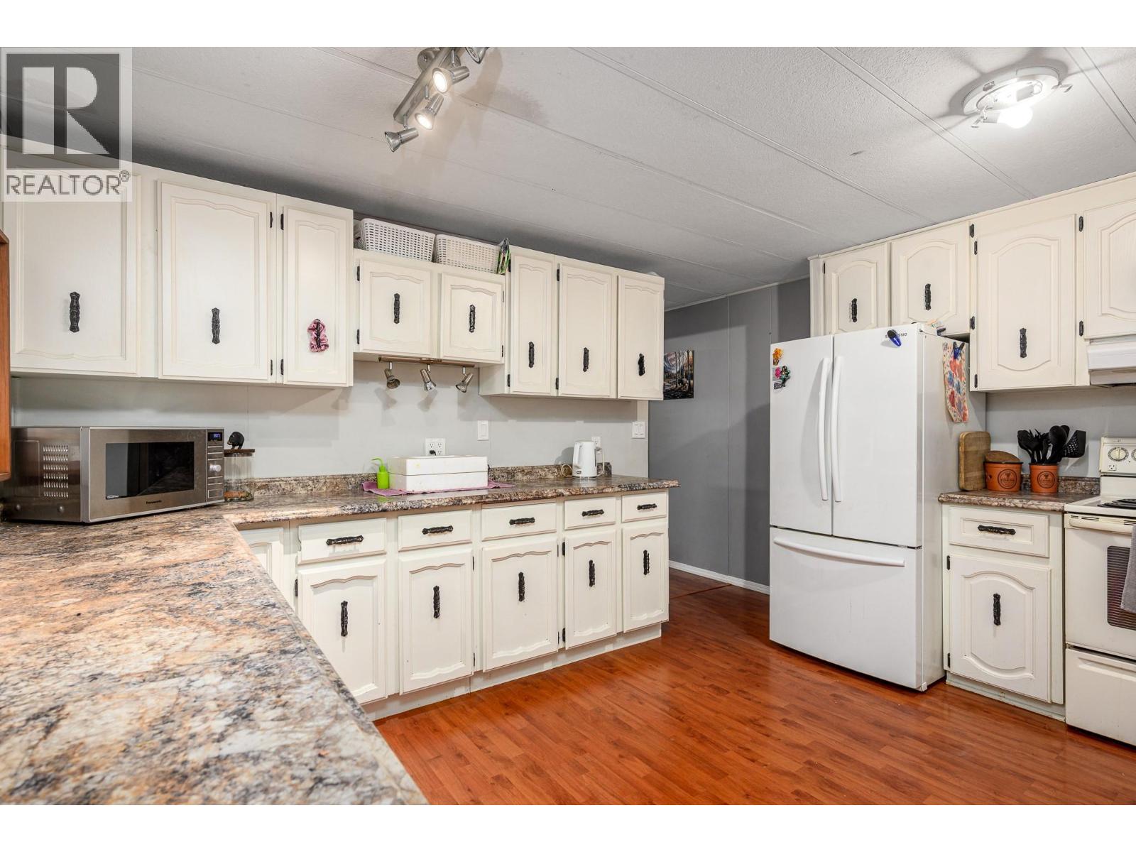 487 Mabel Lake Road, Lumby, British Columbia  V0E 2G5 - Photo 48 - 10374927