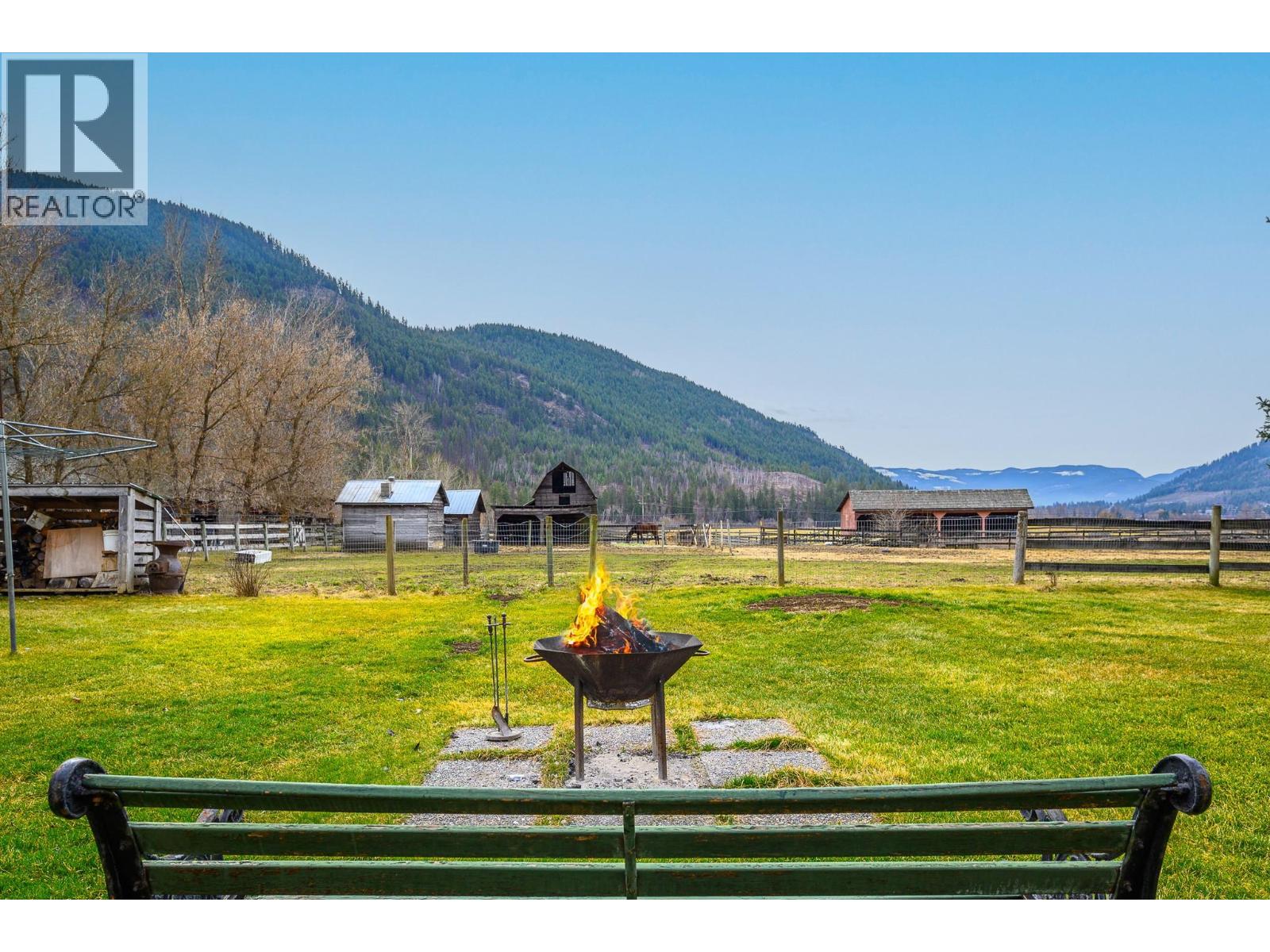 487 Mabel Lake Road, Lumby, British Columbia  V0E 2G5 - Photo 13 - 10374926