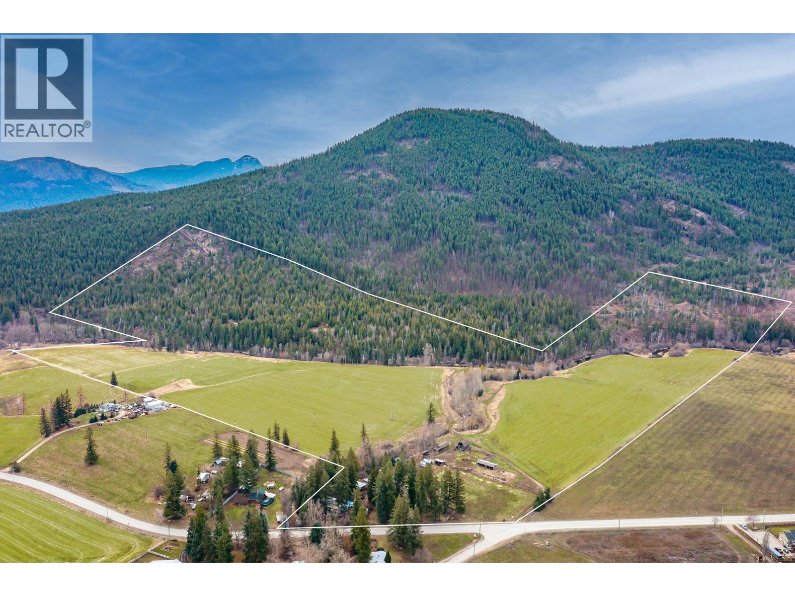 487 Mabel Lake Road, Lumby, British Columbia  V0E 2G5 - Photo 2 - 10374926