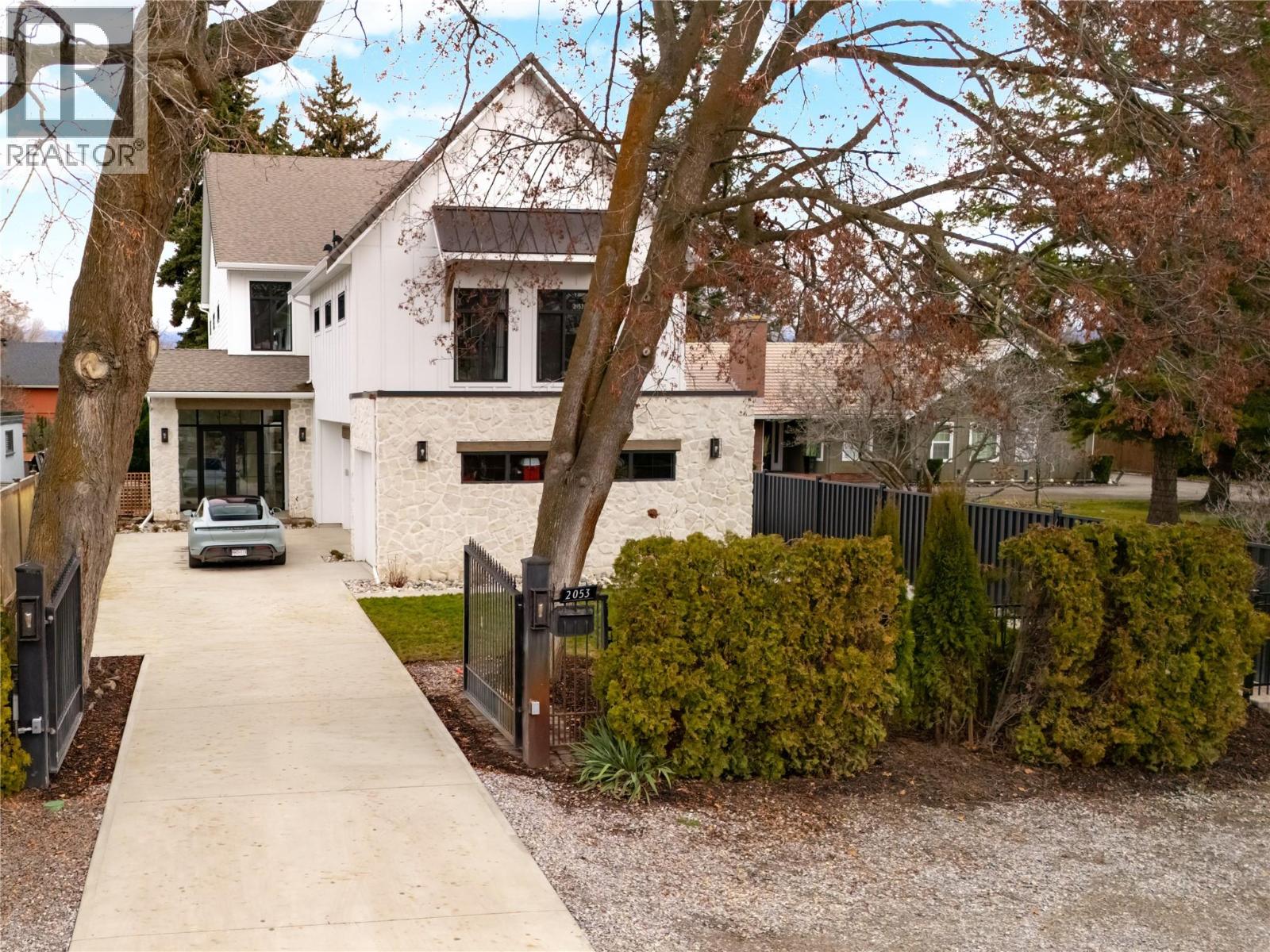 2053 Long Street, kelowna, British Columbia