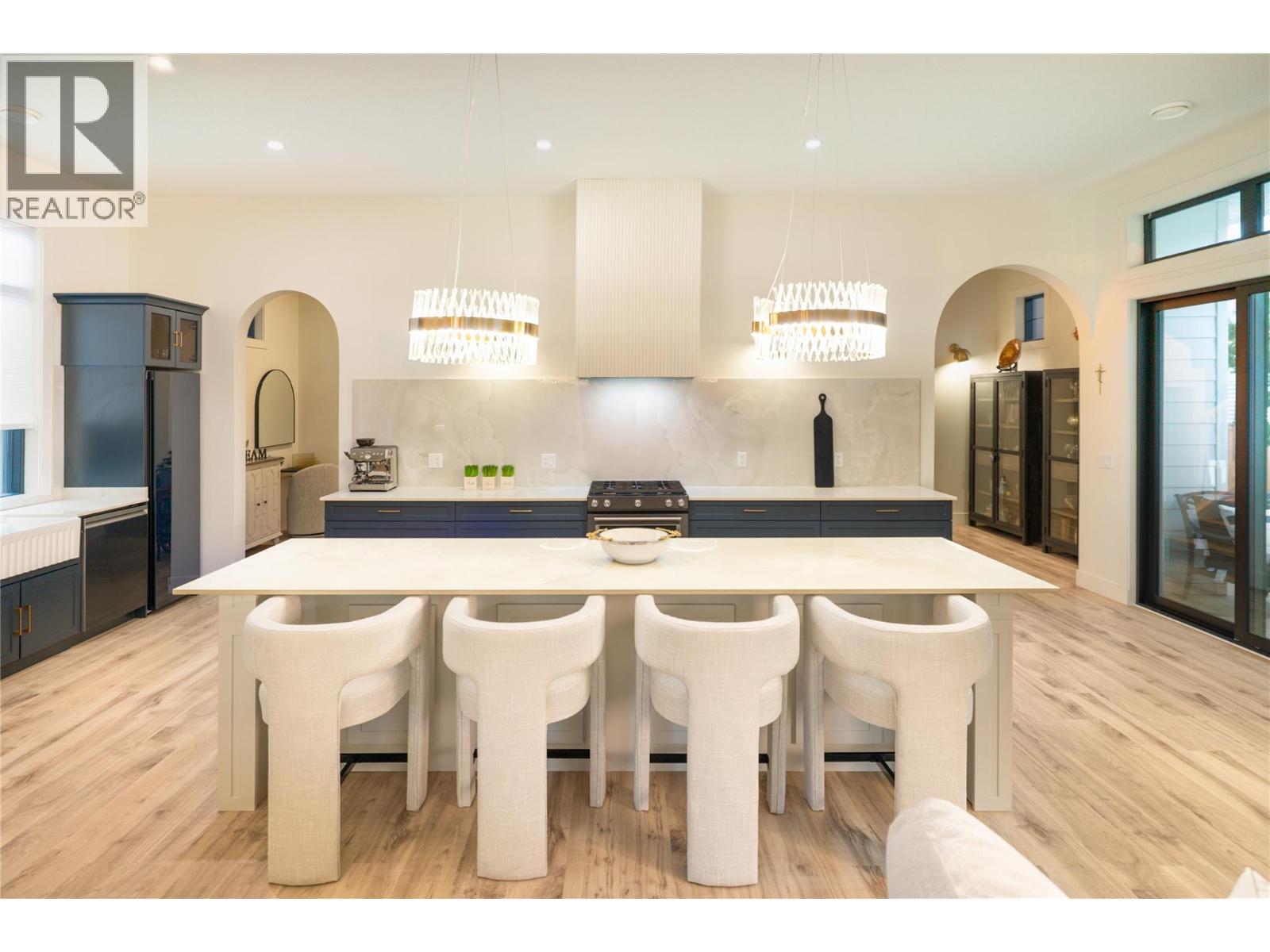 2053 Long Street, Kelowna, British Columbia  V1Y 1L3 - Photo 3 - 10373676