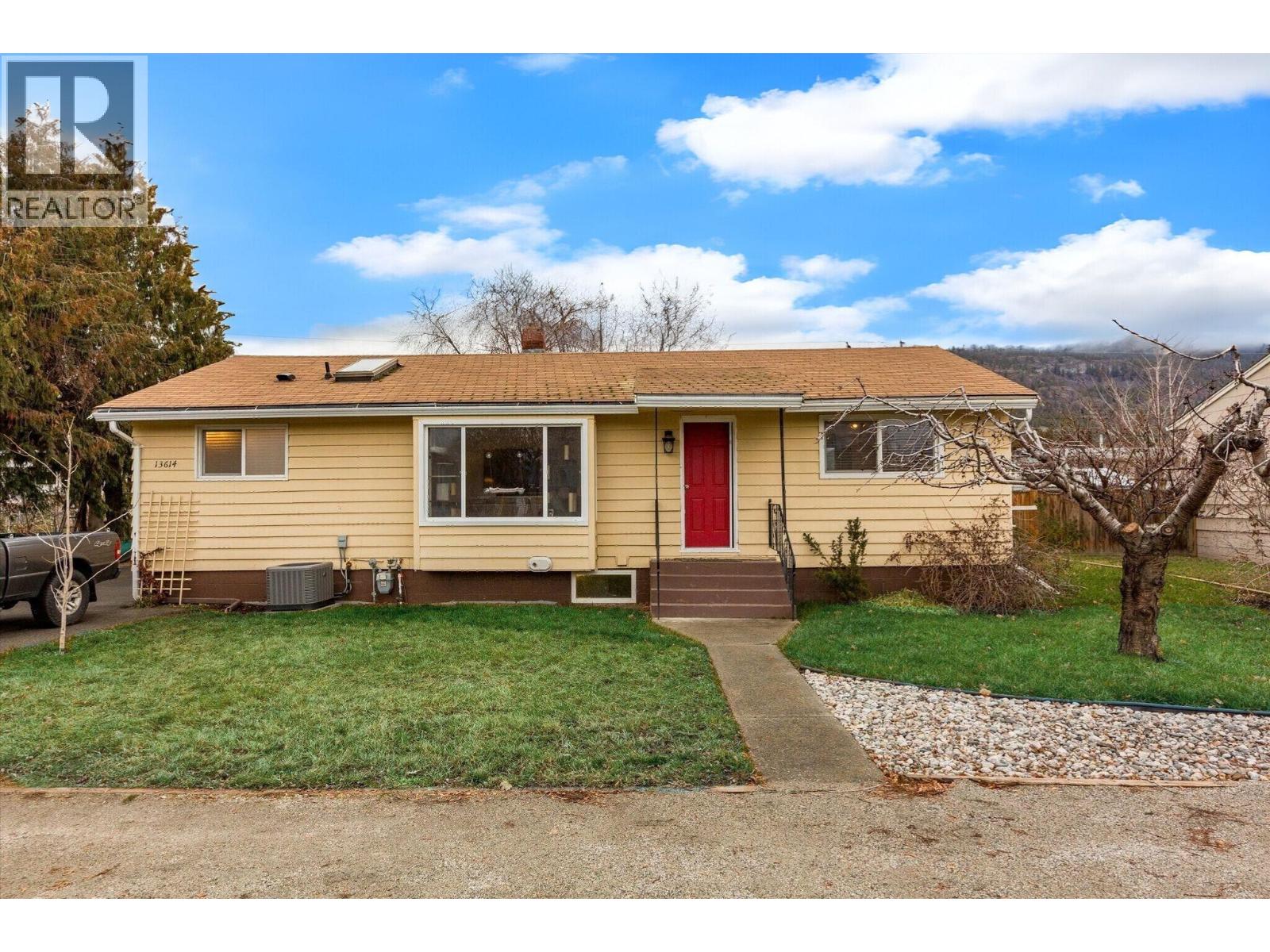 13614 Spencer Avenue, Summerland, British Columbia  V0H 1Z0 - Photo 1 - 10374688