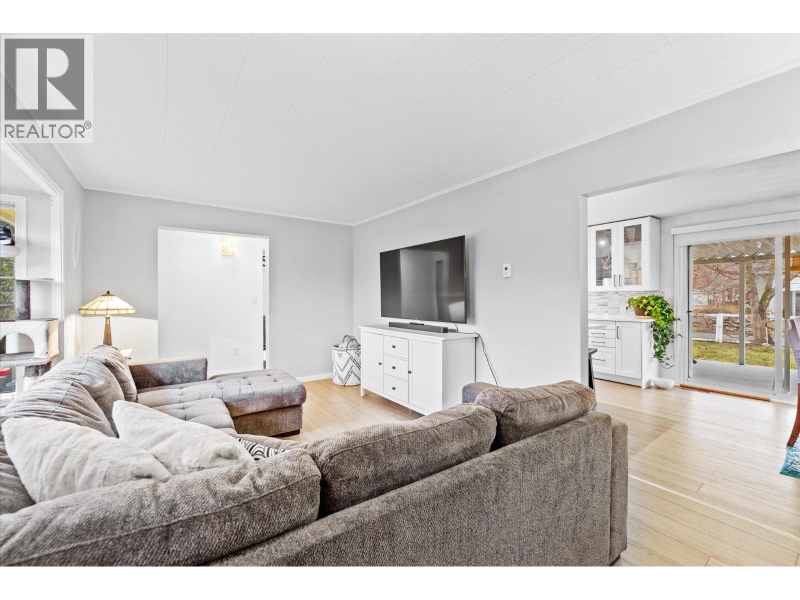 13614 Spencer Avenue, Summerland, British Columbia  V0H 1Z0 - Photo 5 - 10374688