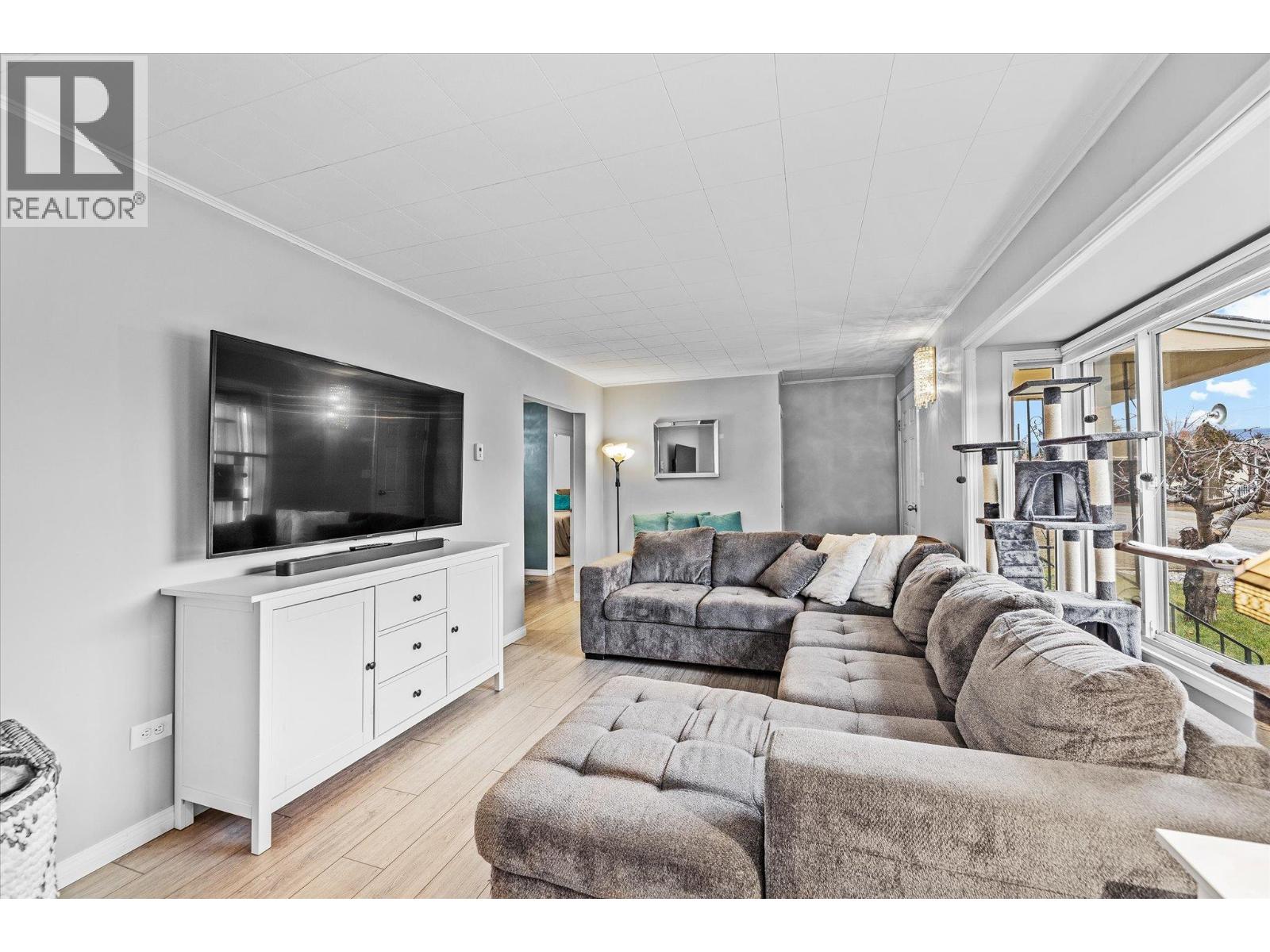 13614 Spencer Avenue, Summerland, British Columbia  V0H 1Z0 - Photo 6 - 10374688