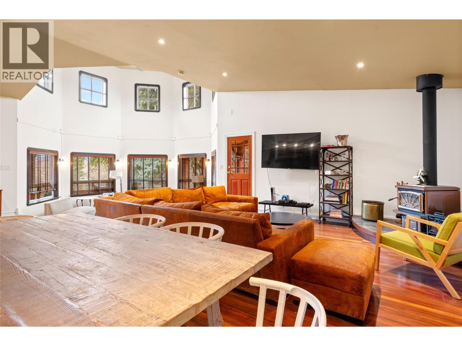 335 Middle Bench Road, Penticton, British Columbia  V2A 8S8 - Photo 8 - 10374887