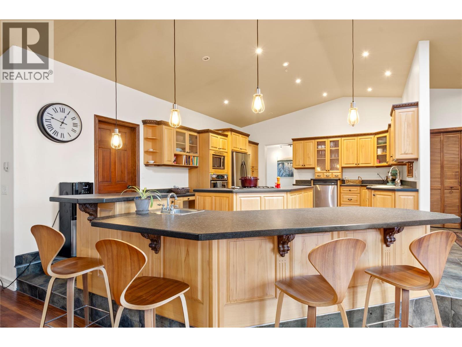 335 Middle Bench Road, Penticton, British Columbia  V2A 8S8 - Photo 9 - 10374887