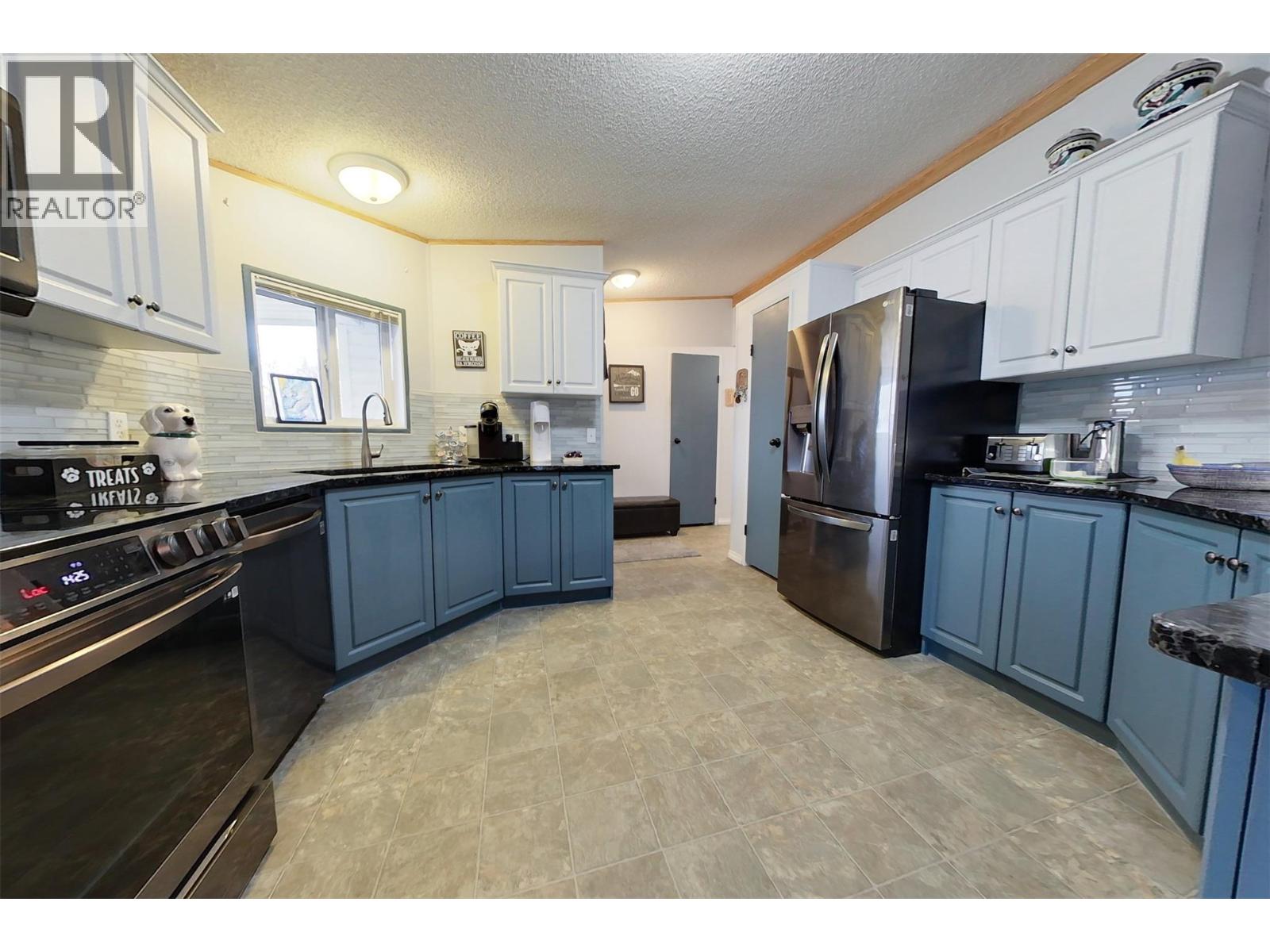 2116 Kokanee  N Court, Cranbrook, British Columbia  V1C 6N7 - Photo 4 - 10375265