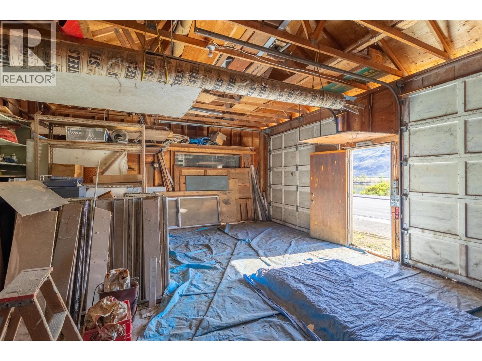 2042 Westsyde Road, Kamloops, British Columbia  V2B 7C2 - Photo 14 - 10375259