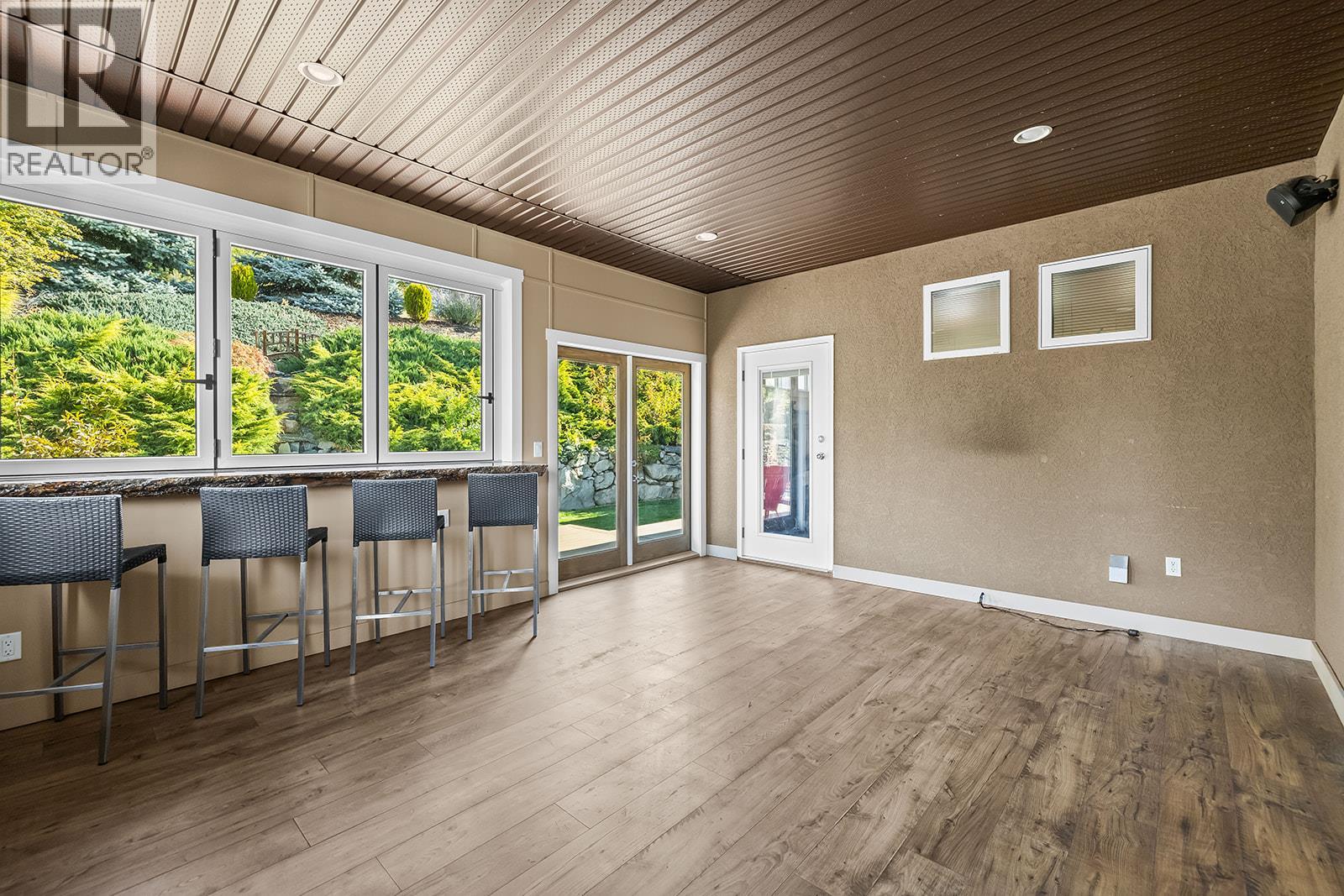 3431 Camelback Drive, Kelowna, British Columbia  V1Z 8A8 - Photo 24 - 10375084