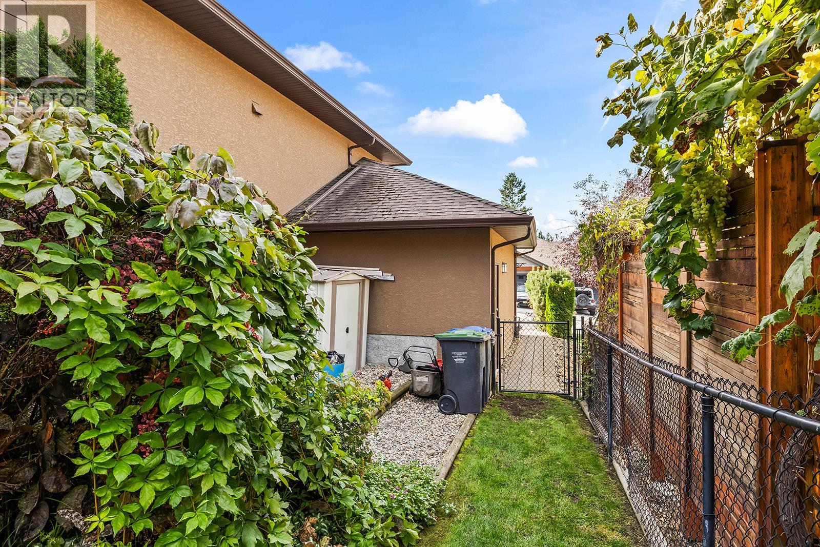 3431 Camelback Drive, Kelowna, British Columbia  V1Z 8A8 - Photo 31 - 10375084