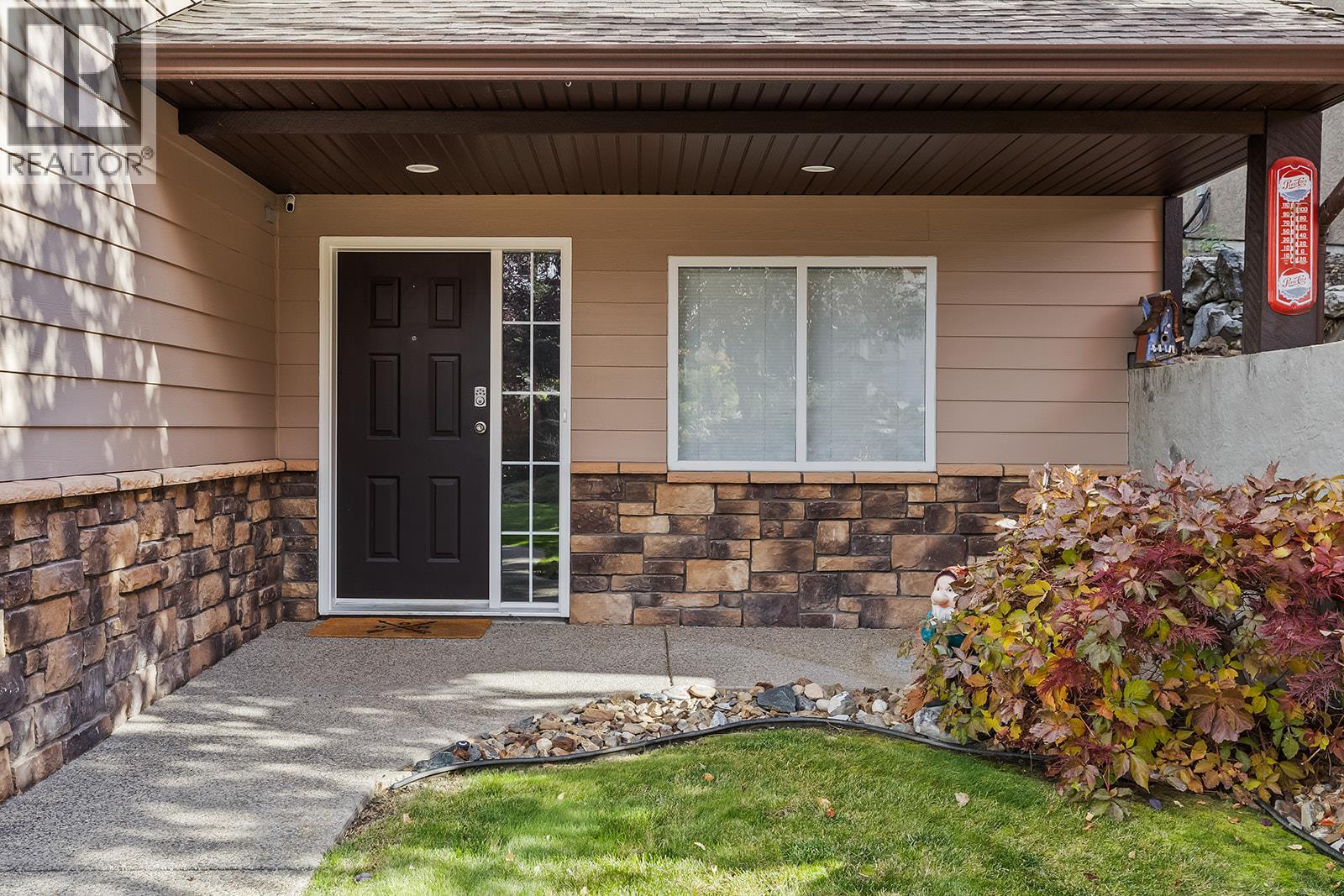 3431 Camelback Drive, Kelowna, British Columbia  V1Z 8A8 - Photo 7 - 10375084