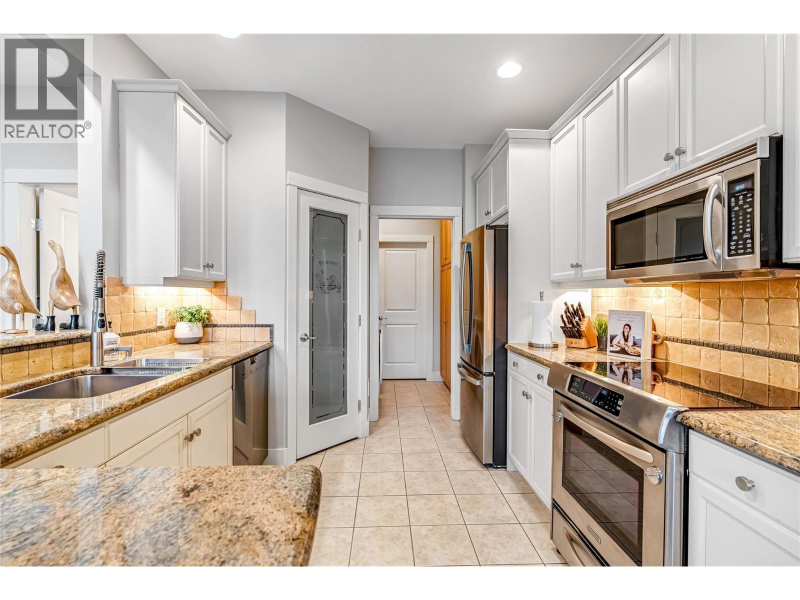420 Niblick Court, Vernon, British Columbia  V1H 1V6 - Photo 14 - 10375151