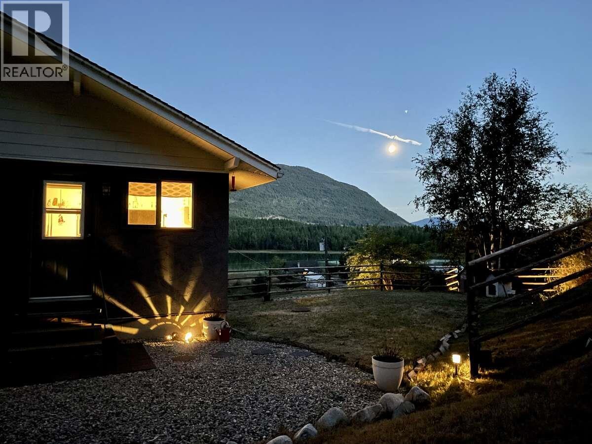 3304 White Lake Road, White Lake, British Columbia  V0E 2W1 - Photo 17 - 10375250