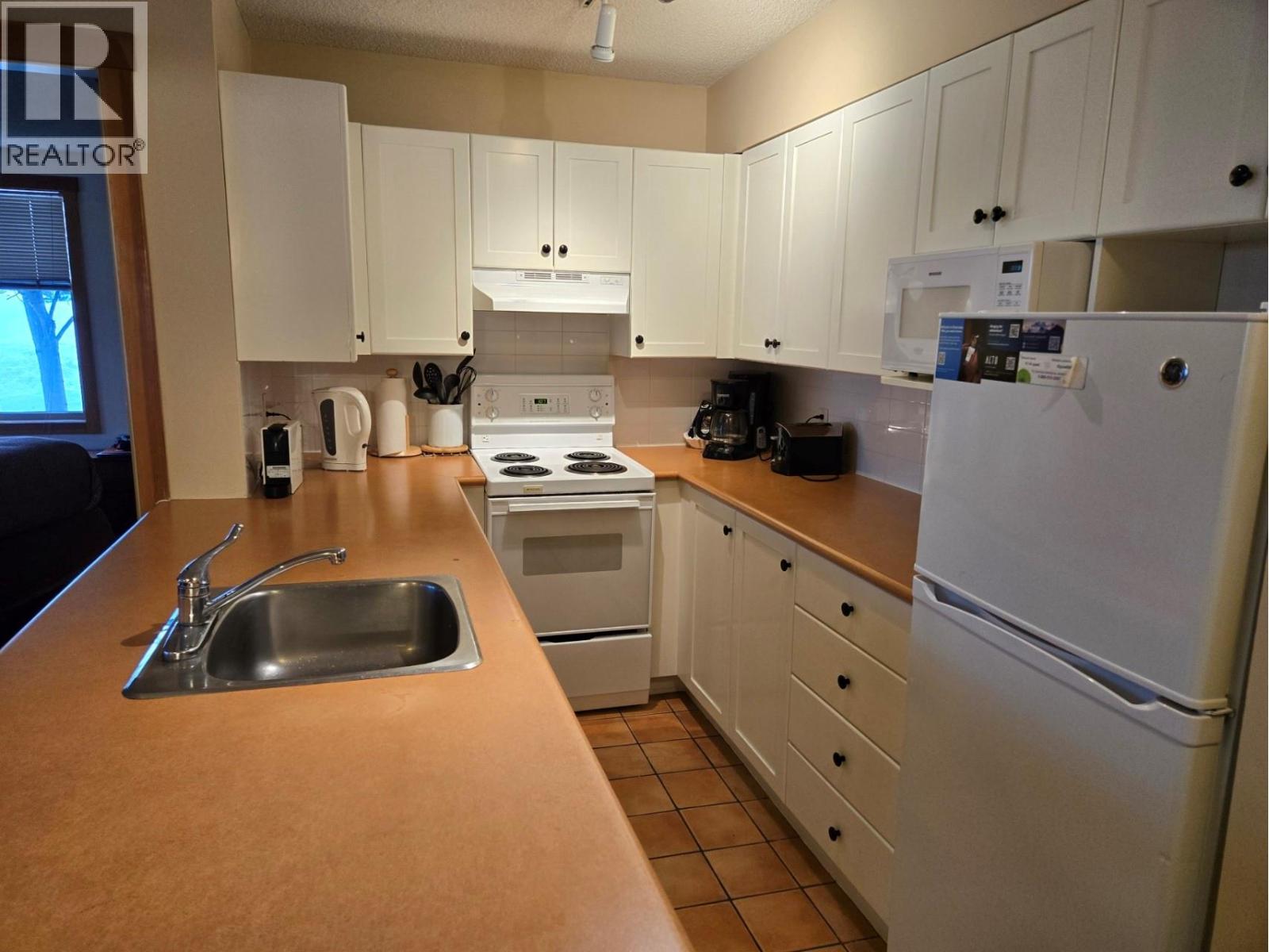 2060 Summit Drive Unit# 114, Panorama, British Columbia  V0A 1T0 - Photo 2 - 10375326