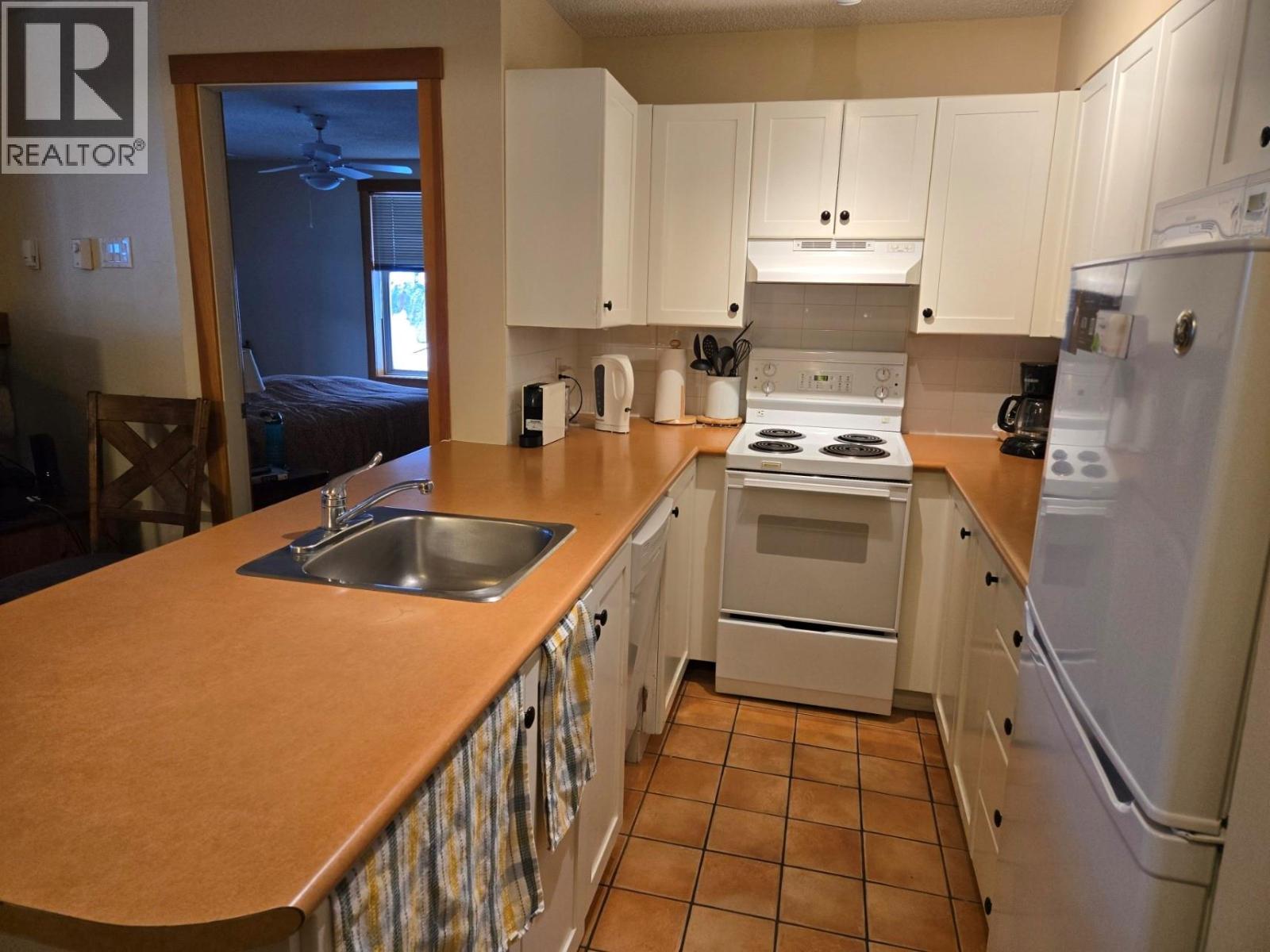 2060 Summit Drive Unit# 114, Panorama, British Columbia  V0A 1T0 - Photo 3 - 10375326