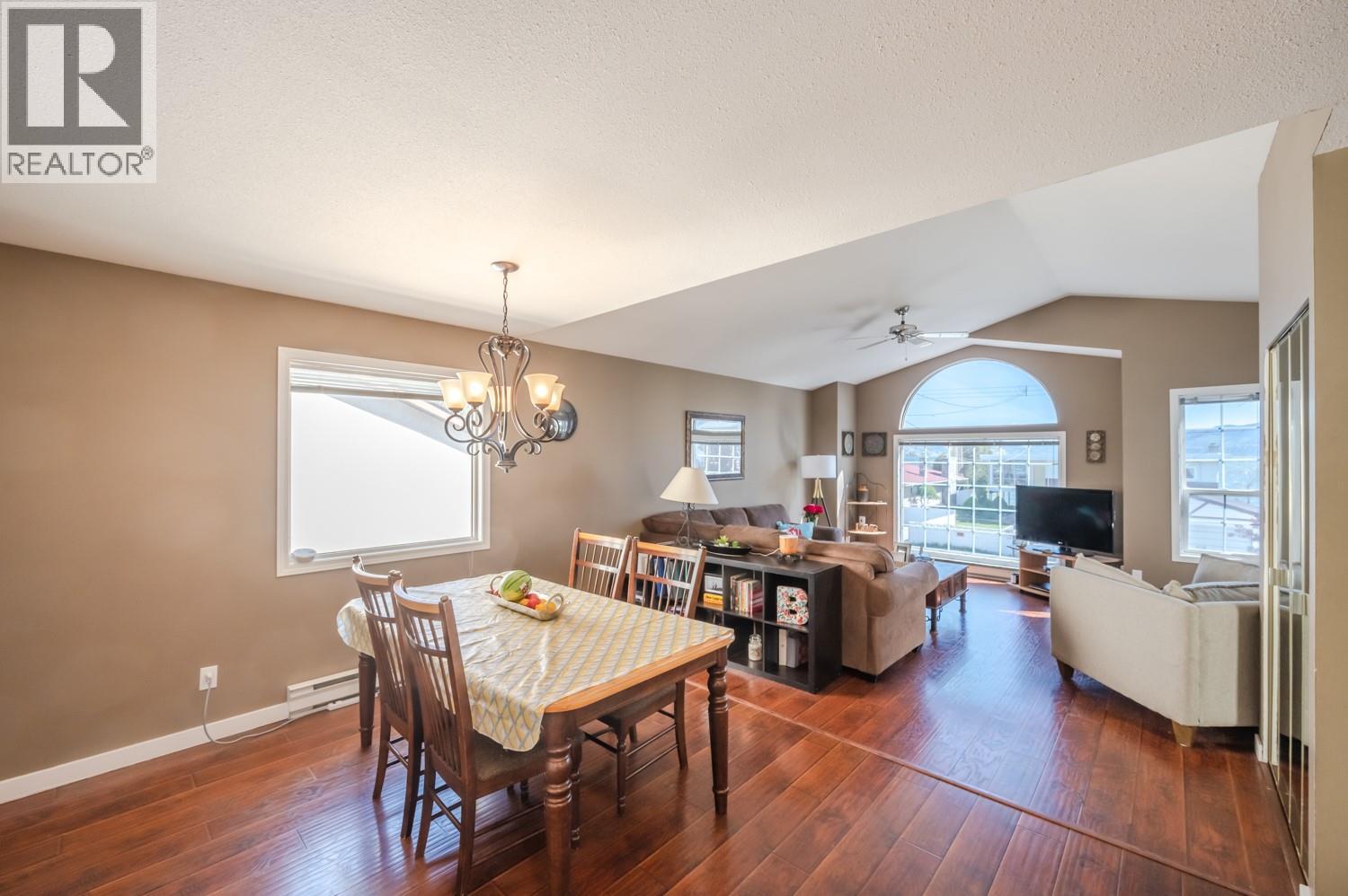 335 Sudbury Avenue, Penticton, British Columbia  V2A 8M7 - Photo 3 - 10375244