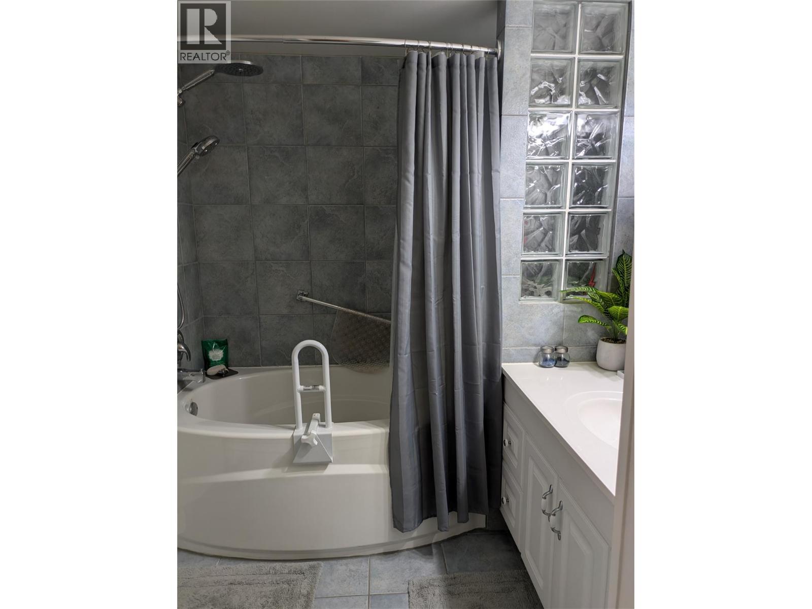 3745 Lakeshore Road Unit# 89, Kelowna, British Columbia  V1W 3K4 - Photo 16 - 10375299