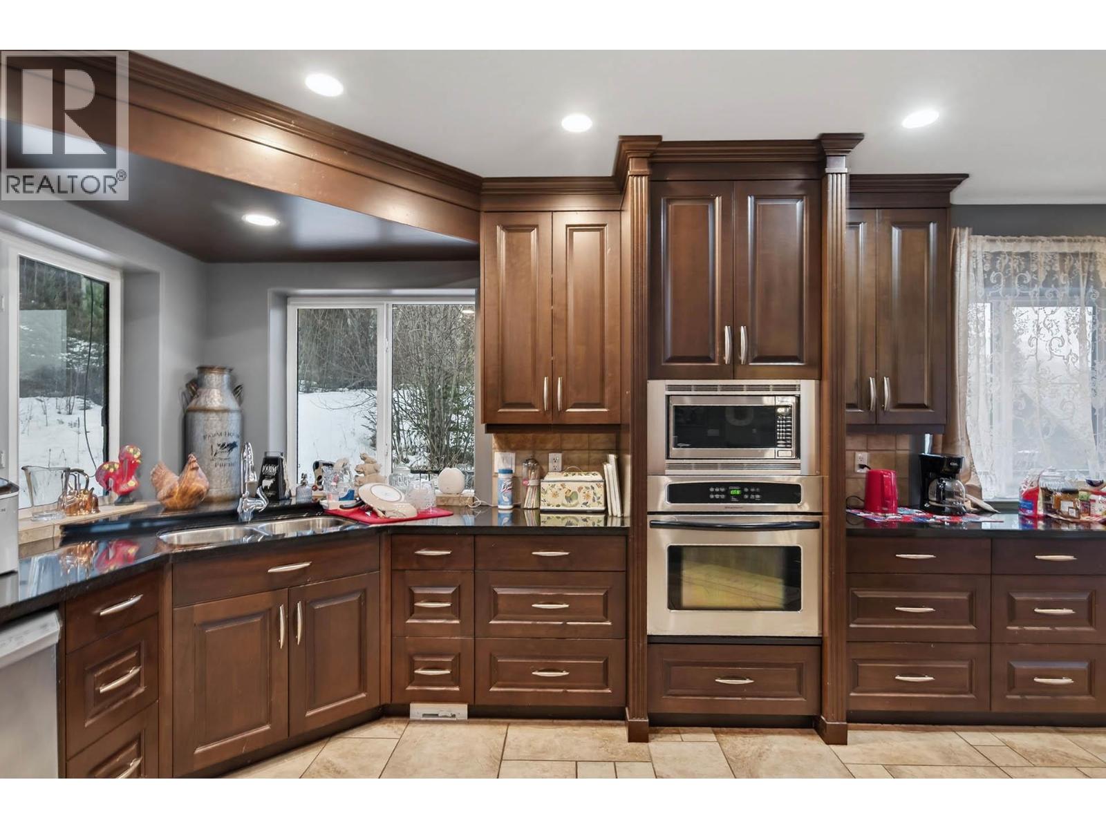 2828 Silver Birch Lane, Kamloops, British Columbia  V0E 2P0 - Photo 9 - 10374513
