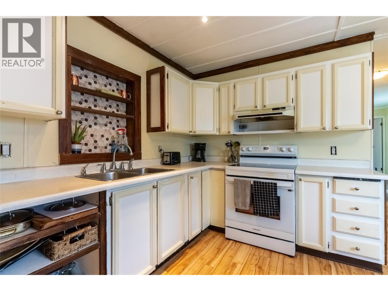 34 Edward Street, Kamloops, British Columbia  V2B 4G1 - Photo 6 - 10374968