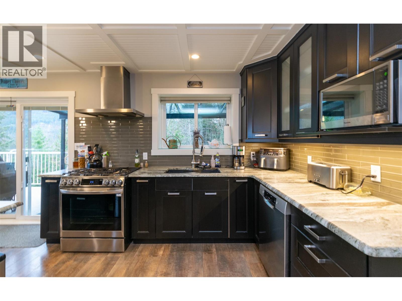 2617 Mountview Drive, Blind Bay, British Columbia  V0E 1H1 - Photo 8 - 10374831