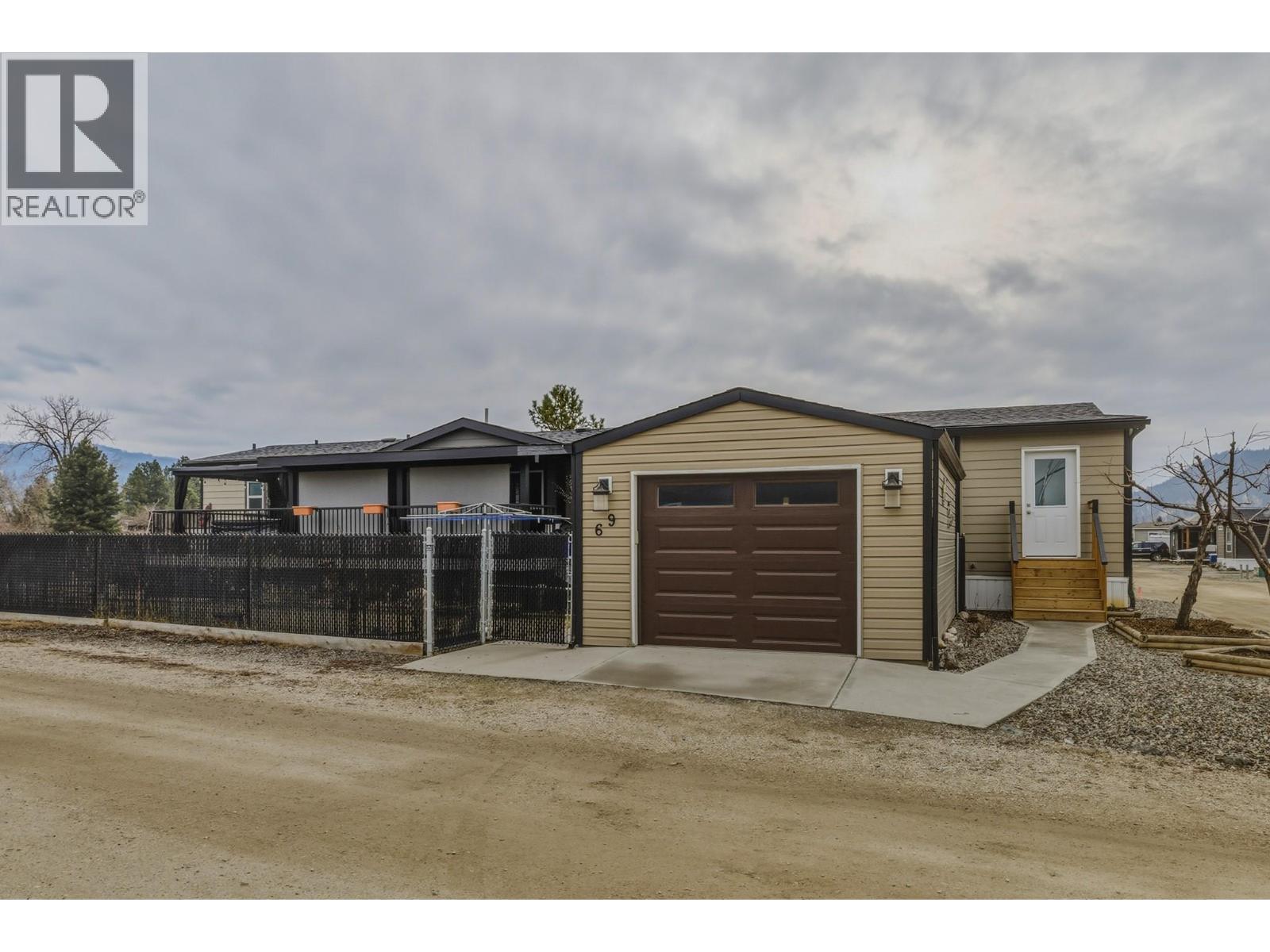 8945 Hwy 97n Unit# 69, Kelowna, British Columbia  V4V 1E8 - Photo 2 - 10373975
