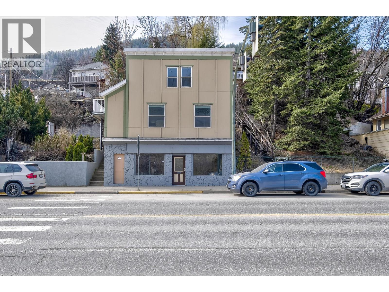 792 Rossland Avenue, Trail, British Columbia  V1R 3N3 - Photo 1 - 10367134