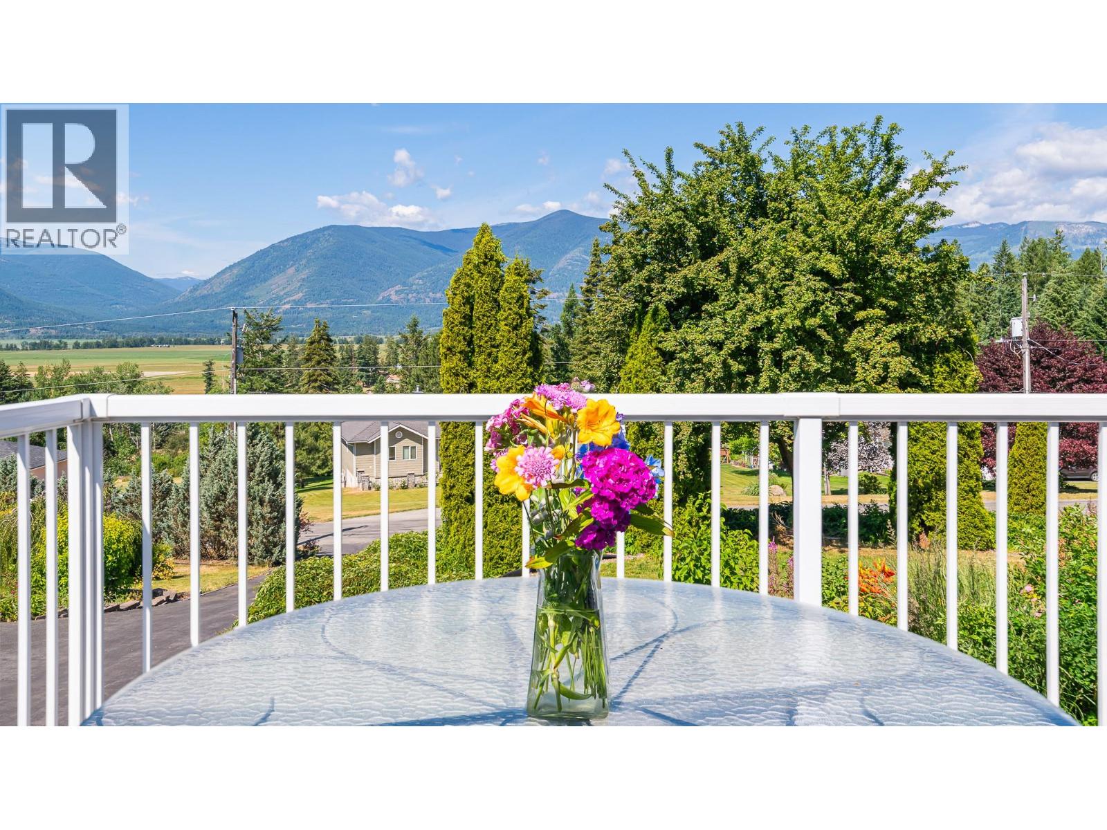 1506 1st Avenue Nw, Creston, British Columbia  V0B 1G6 - Photo 3 - 10375158